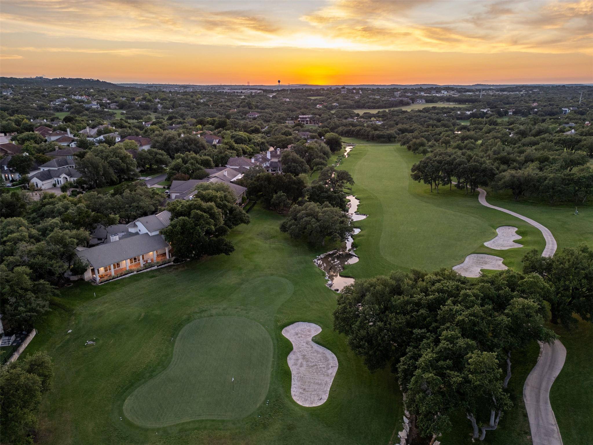 48 Tiburon DR, The Hills, TX 78738