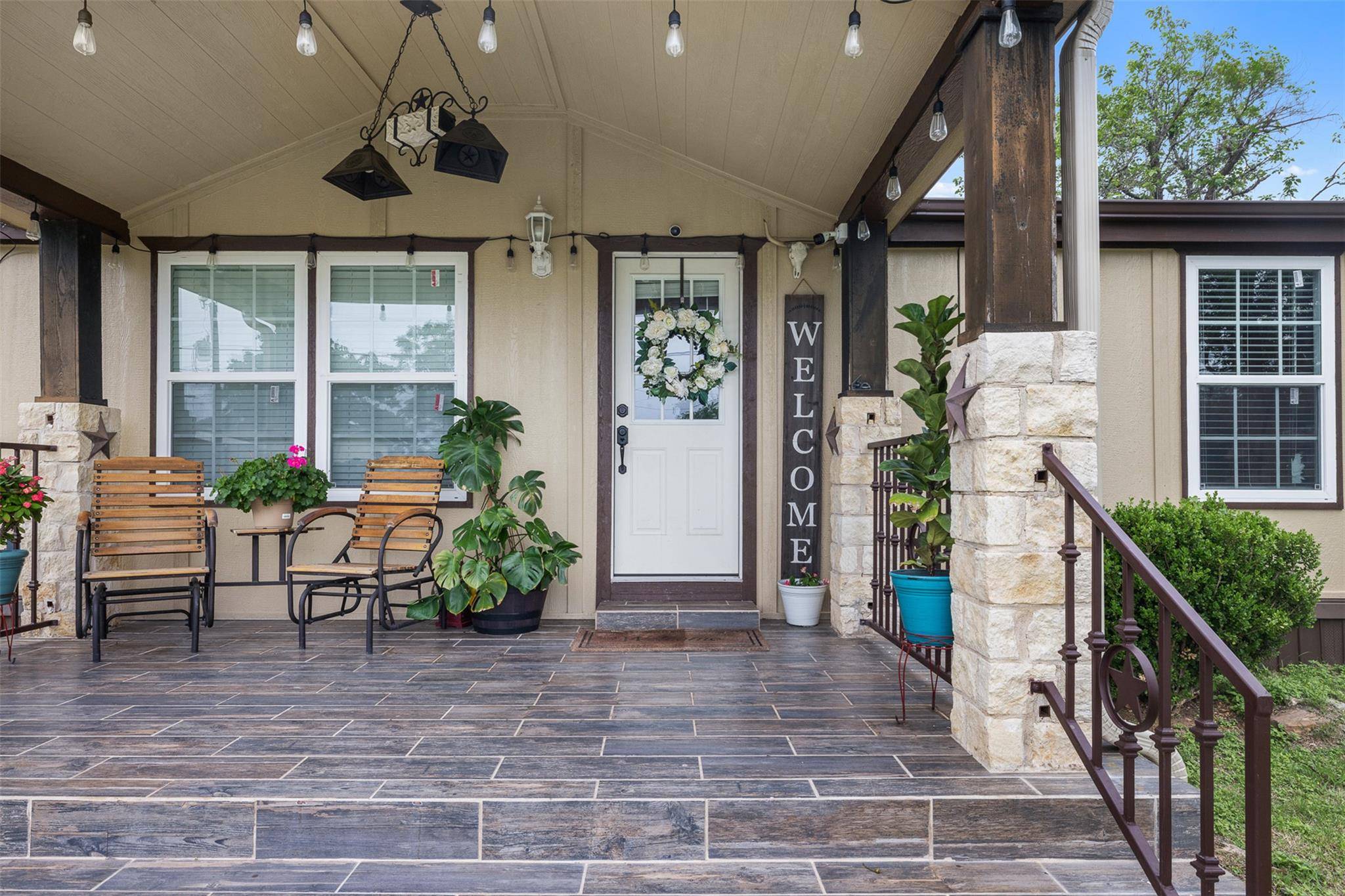 857 E Guadalupe ST, La Grange, TX 78945