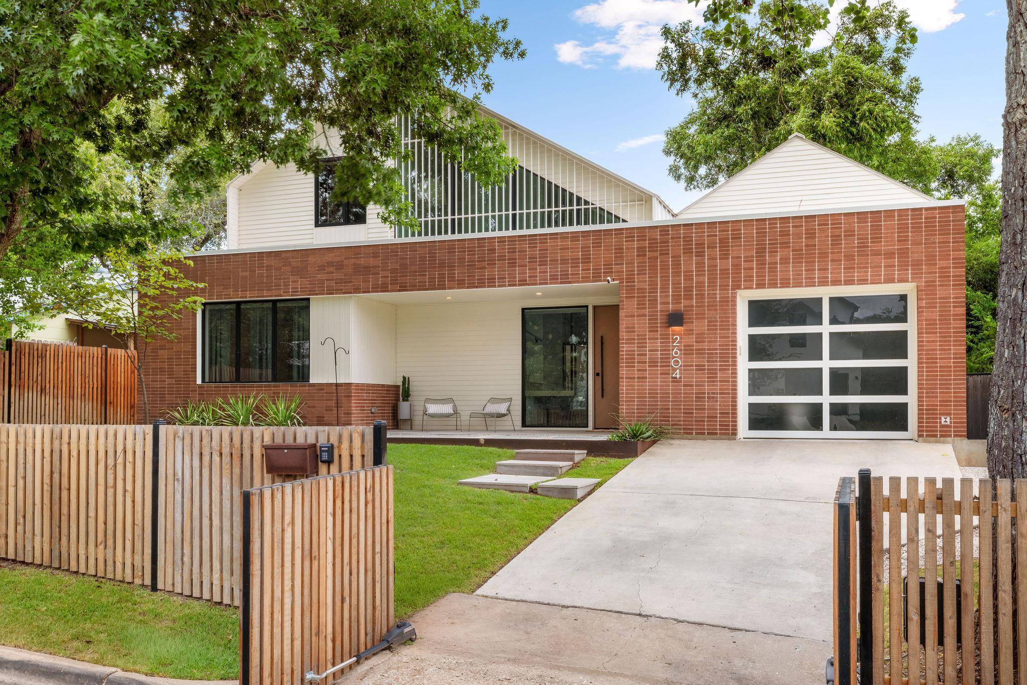 2604 Little John LN, Austin, TX 78704