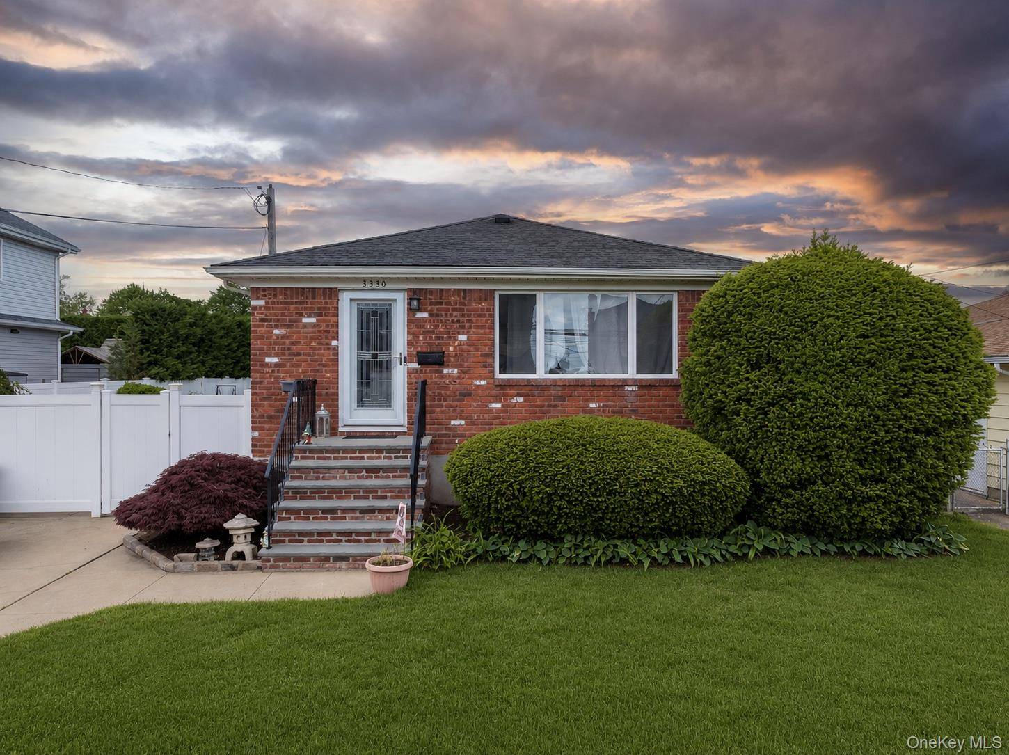3330 Murdock AVE, Oceanside, NY 11572