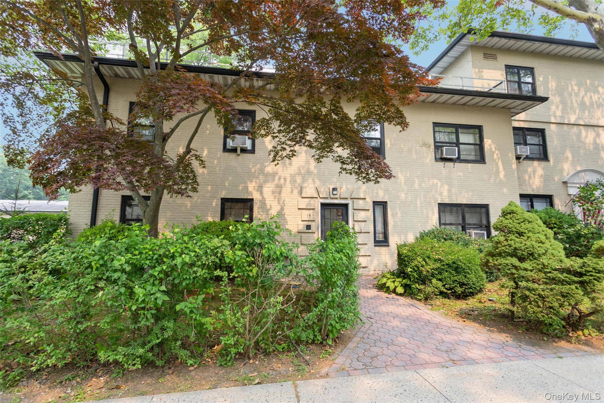 15 Field End LN #A-1 & A-21, Eastchester, NY 10709
