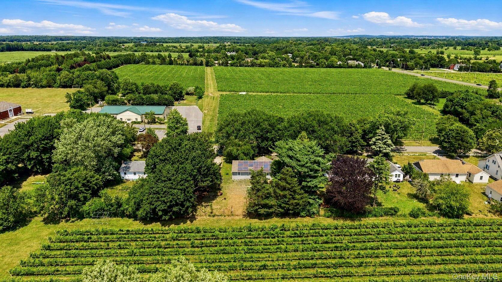 725 Peconic LN, Peconic, NY 11958
