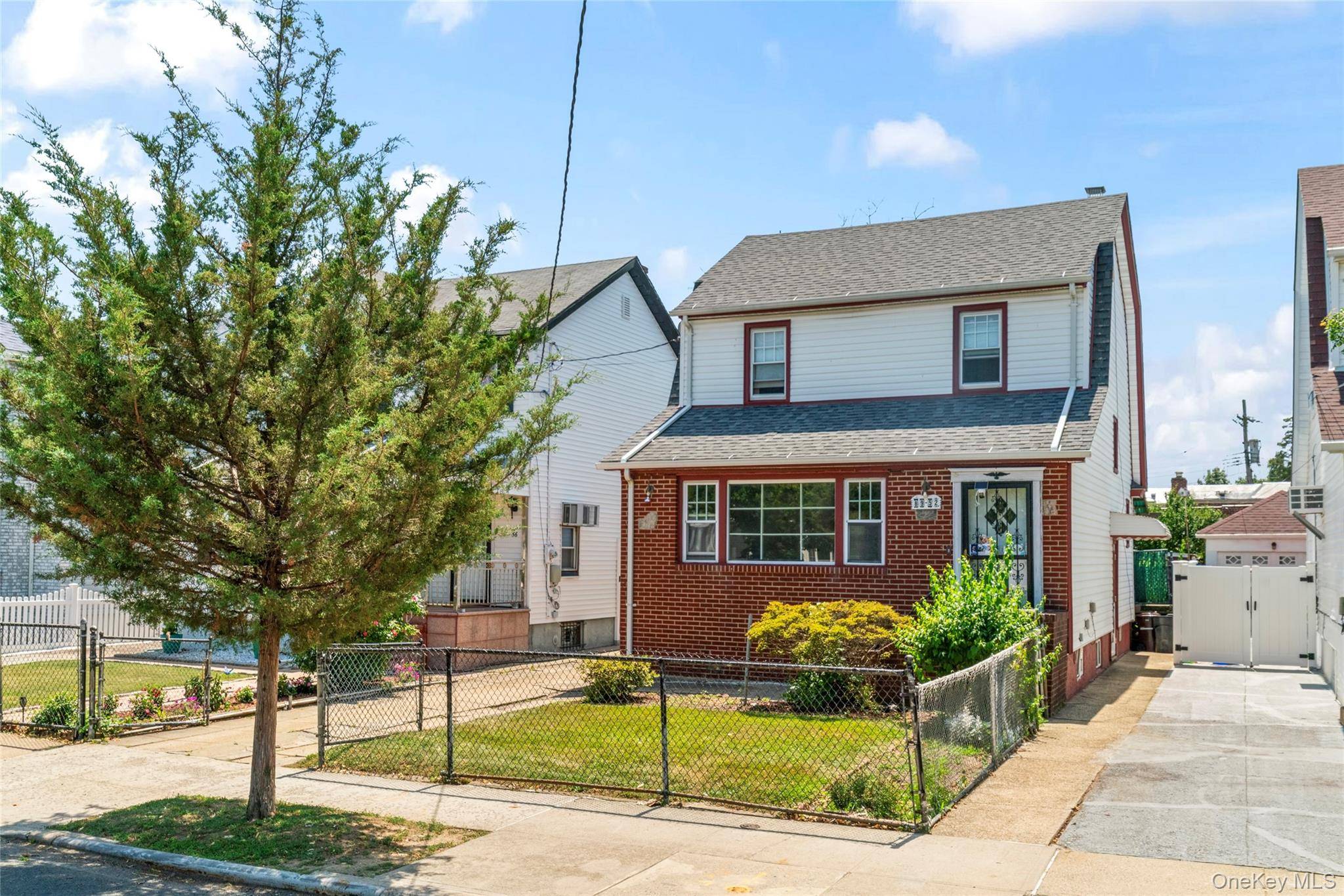 8952 218th ST, Queens Village, NY 11427