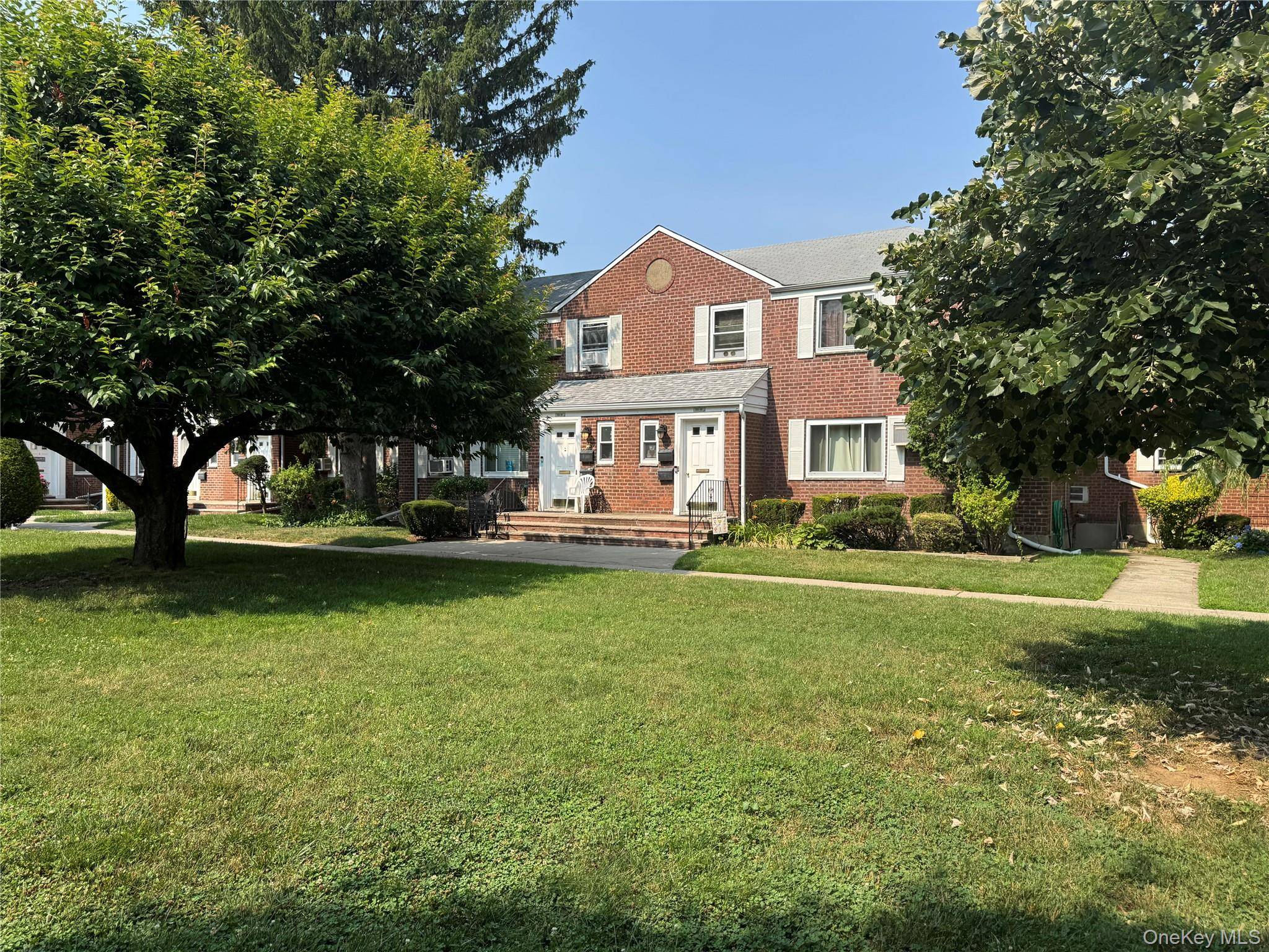 260-38 73 AVE #B1, Glen Oaks, NY 11004