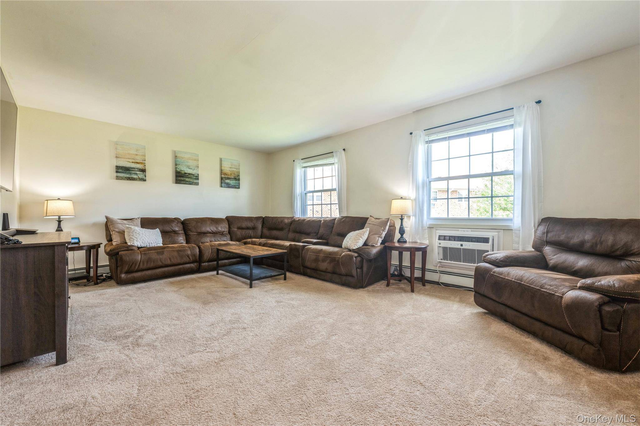 460 Old Town RD #8J, Port Jefferson Station, NY 11776