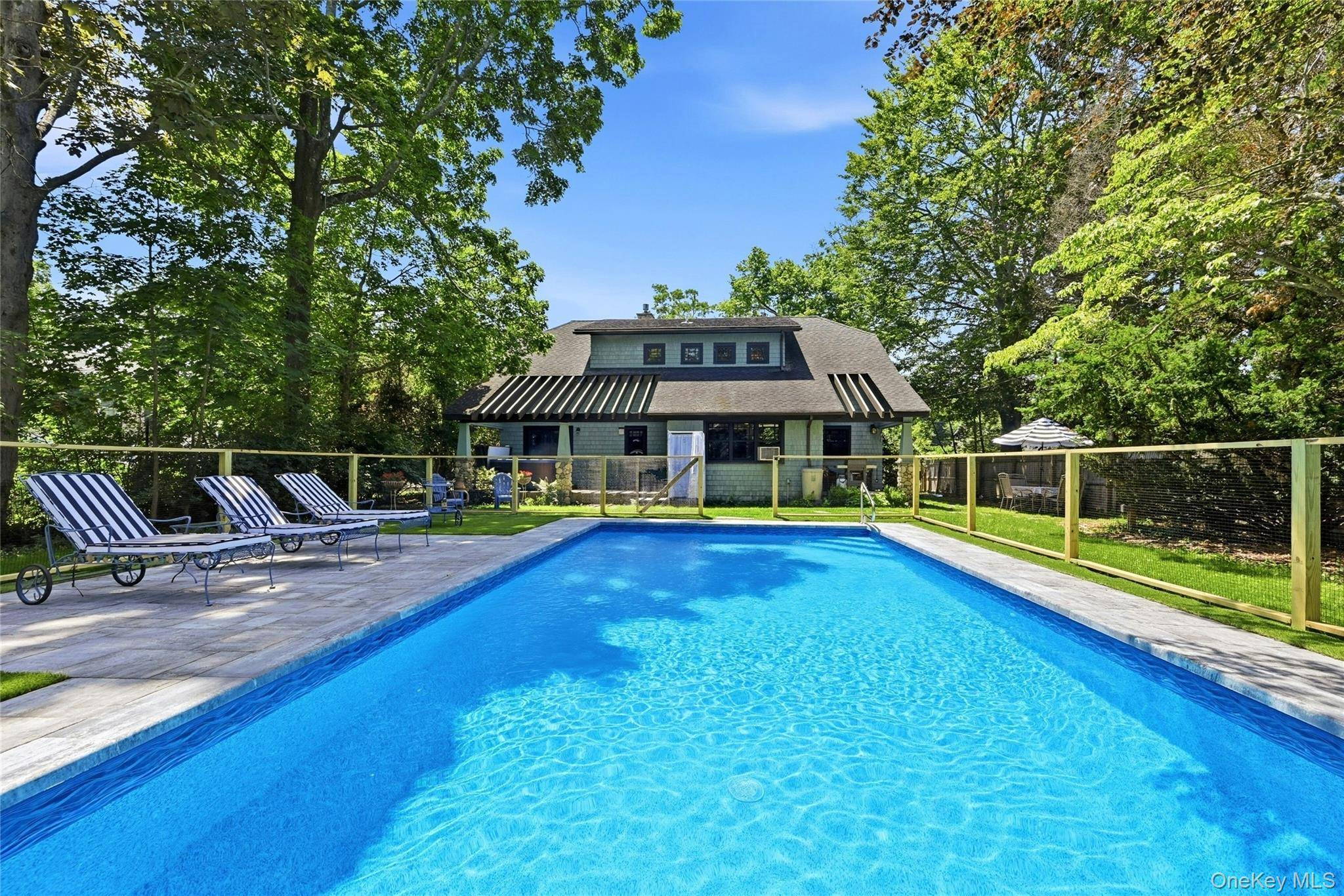 425 Maple LN, Southold, NY 11971