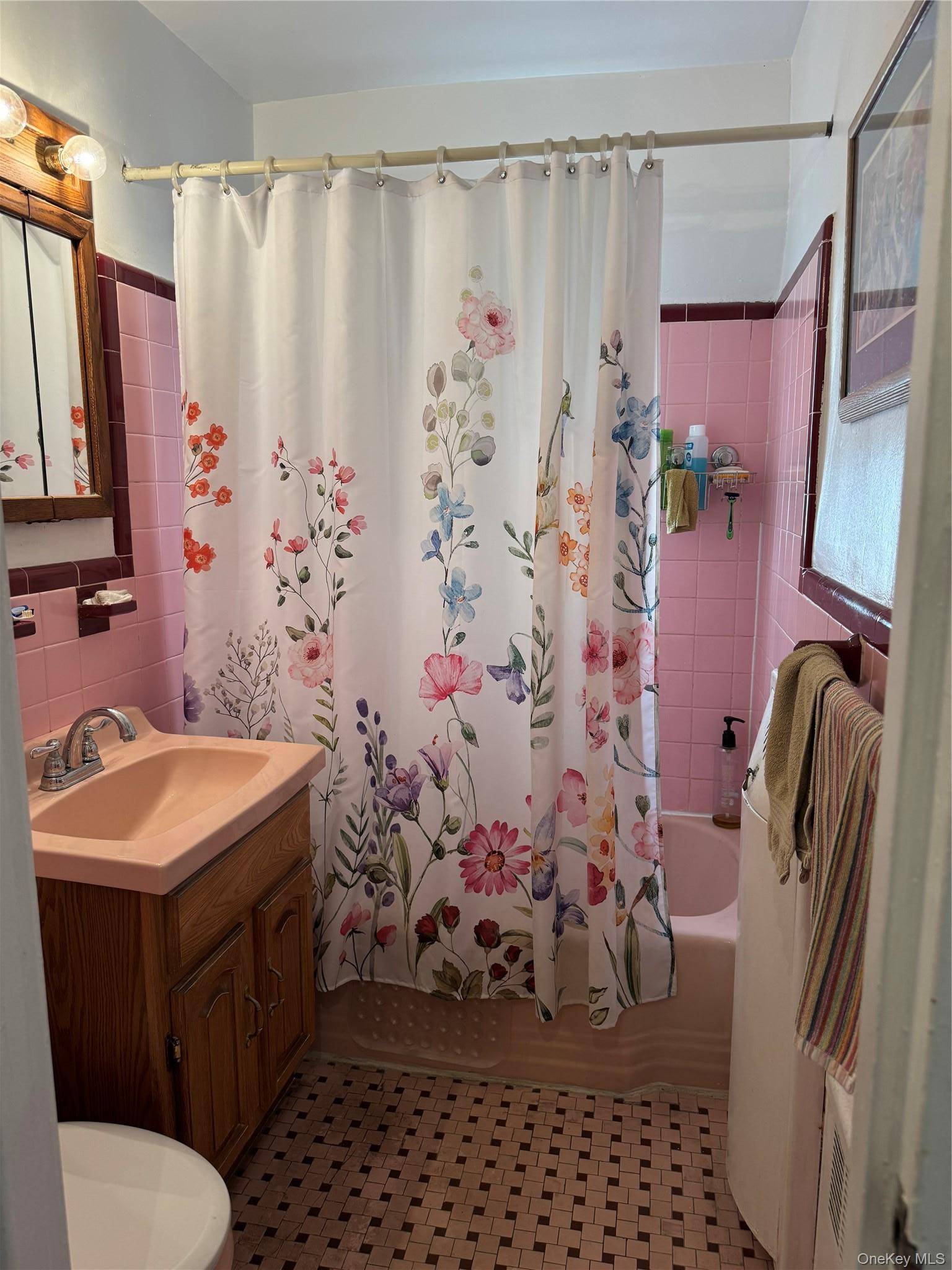 8607 77th AVE, Ridgewood, NY 11385