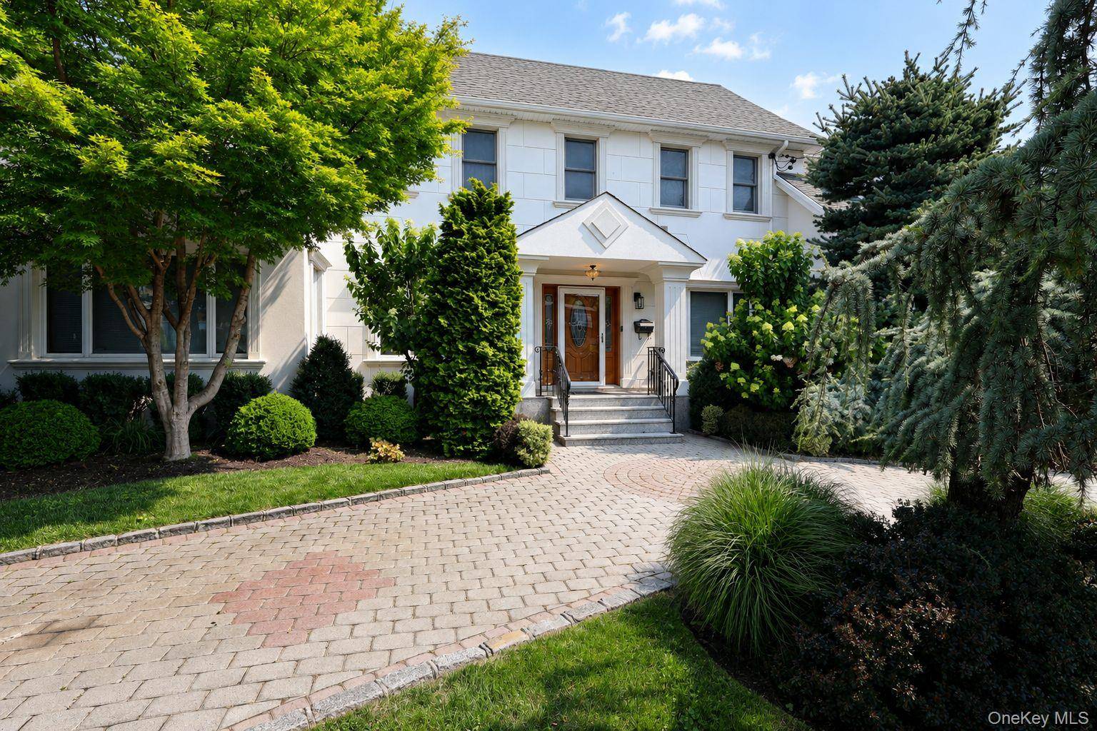 160-31 9th AVE, Whitestone, NY 11357