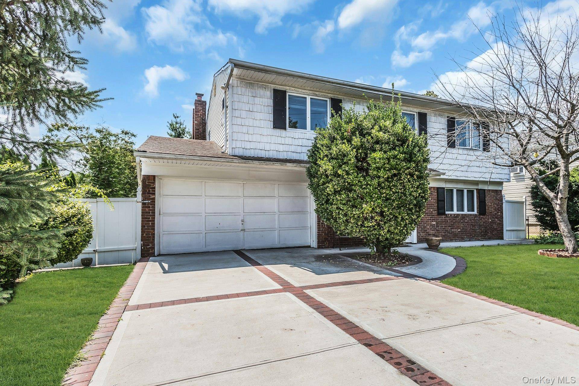 214 Park AVE, New Hyde Park, NY 11040