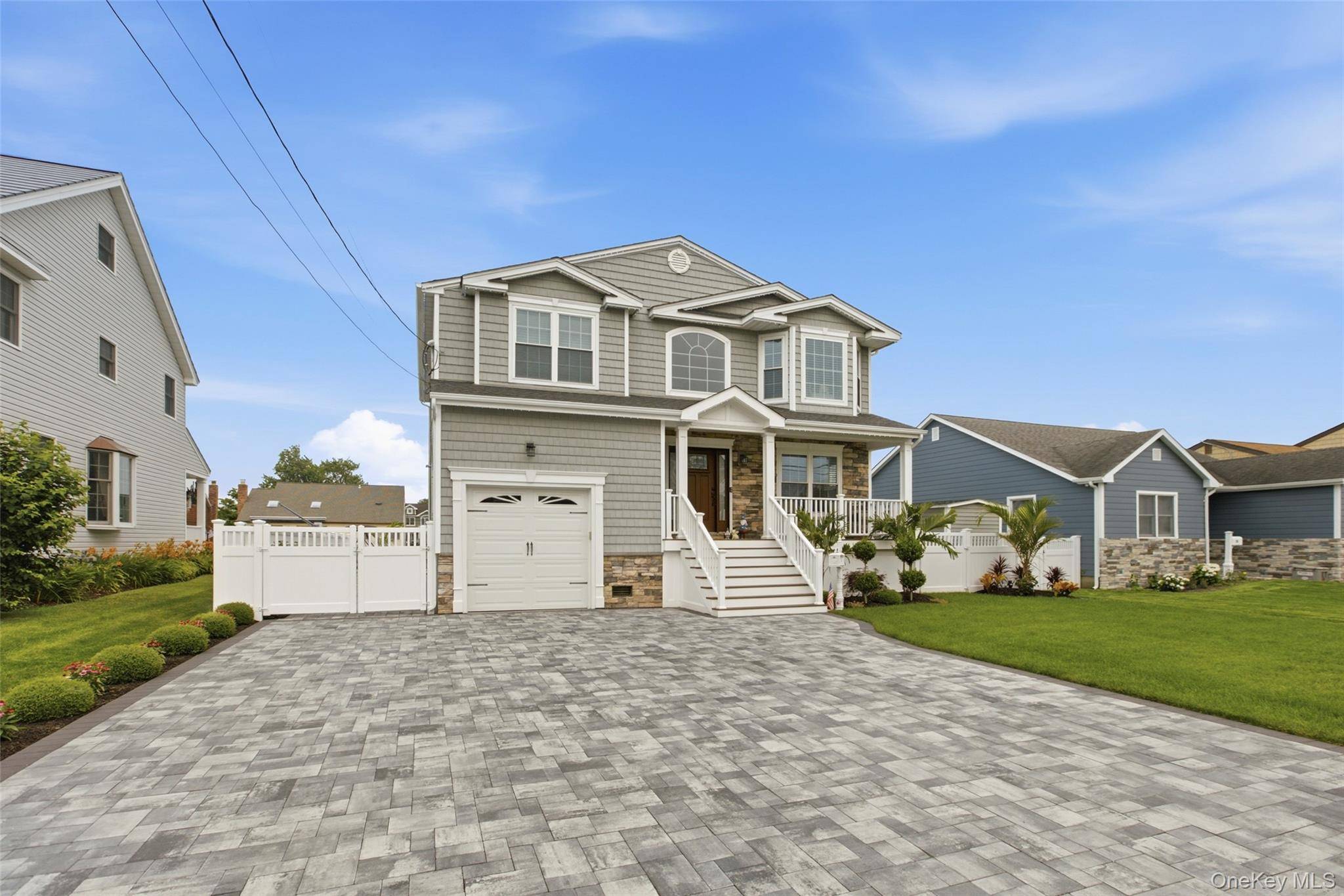 30 Berger AVE, Amityville, NY 11701