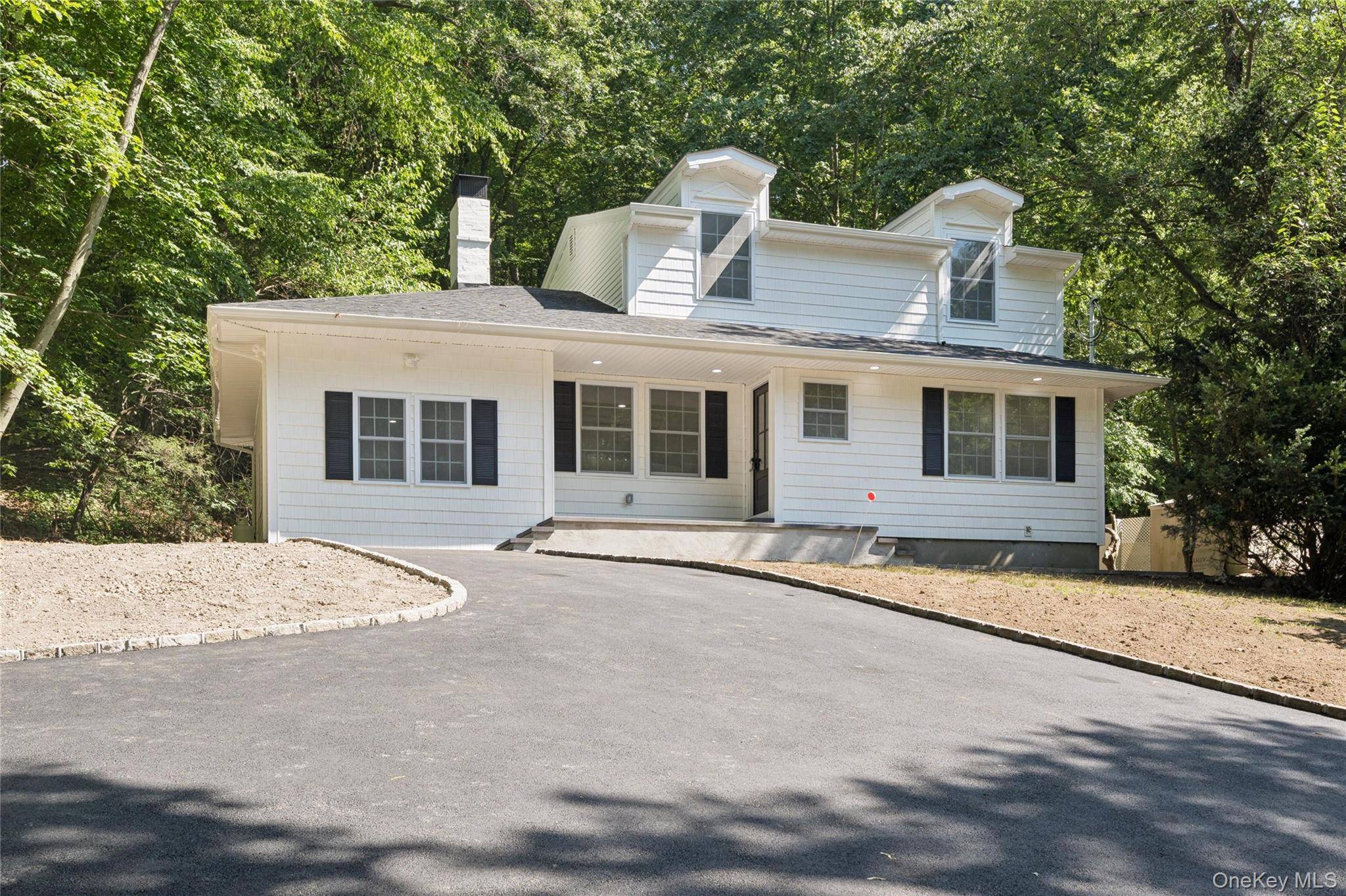 128 Crooked Hill RD, Huntington, NY 11743
