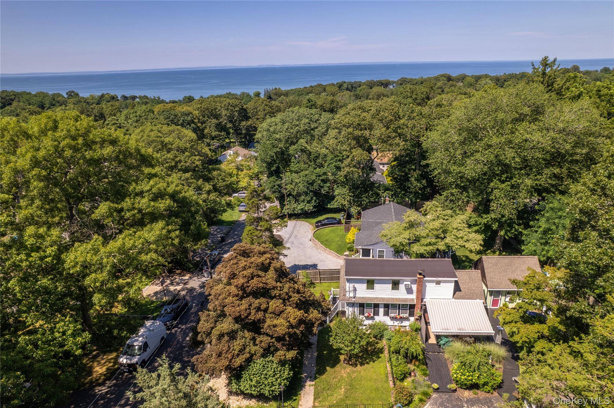 88 Cherry RD, Rocky Point, NY 11778
