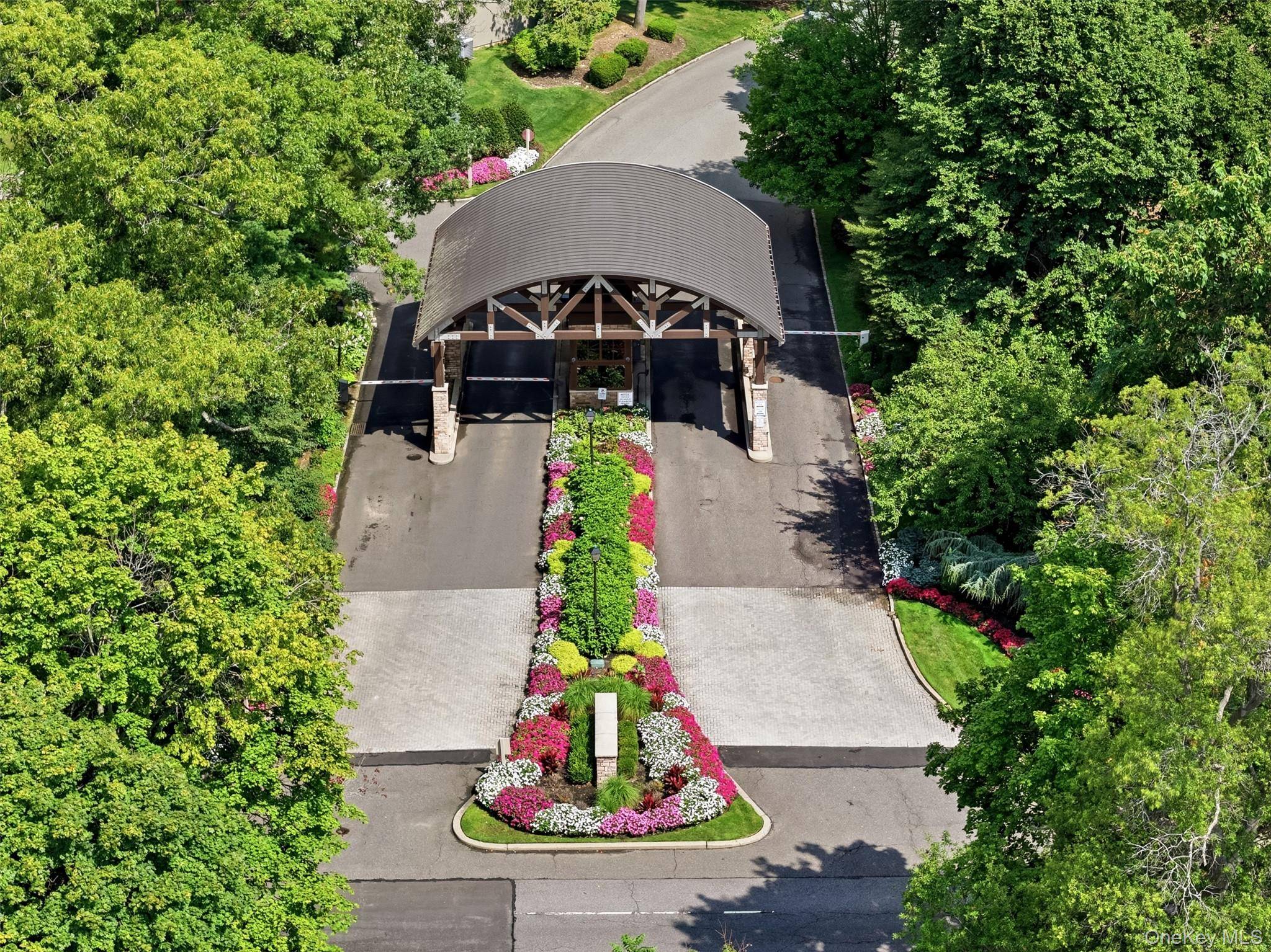 42 Country Club DR, Jericho, NY 11753