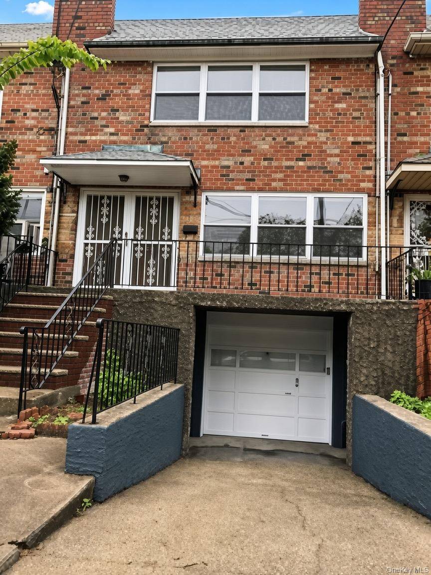 82-16 101st AVE, Ozone Park, NY 11416