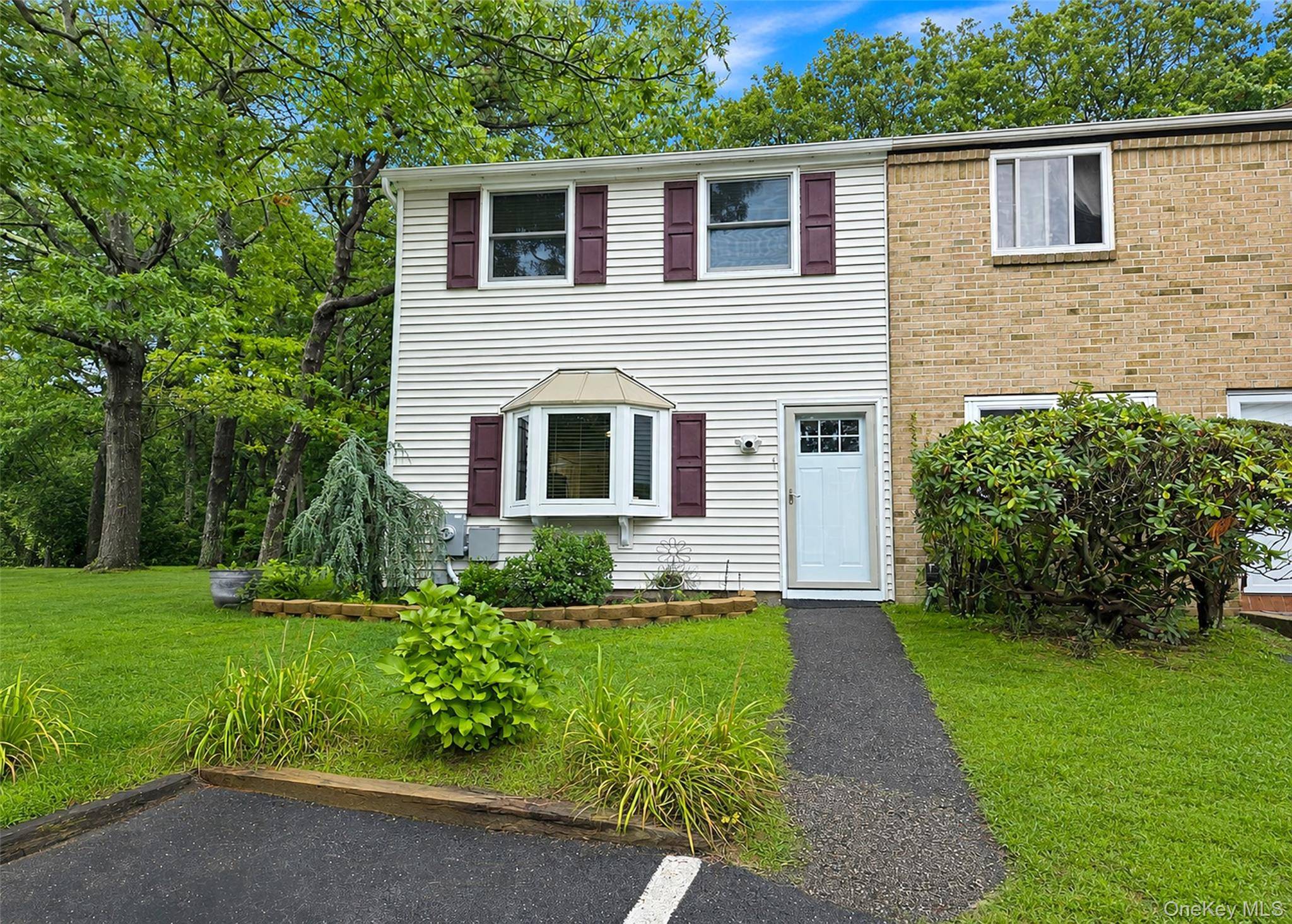 1 Wooded WAY #1, Calverton, NY 11933