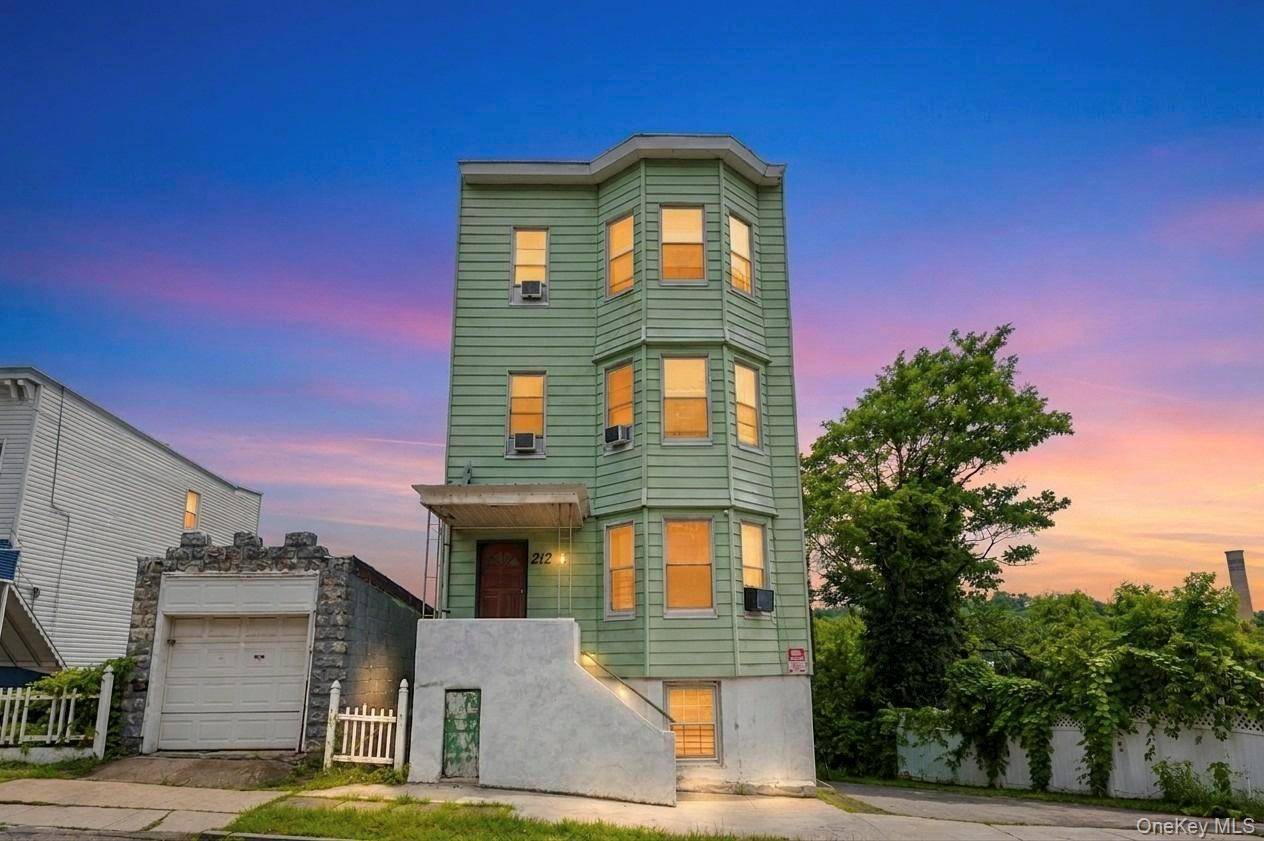 212 Edwards PL, Yonkers, NY 10703