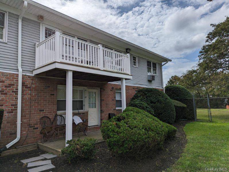 1 Hemlock DR #F165, Bay Shore, NY 11706