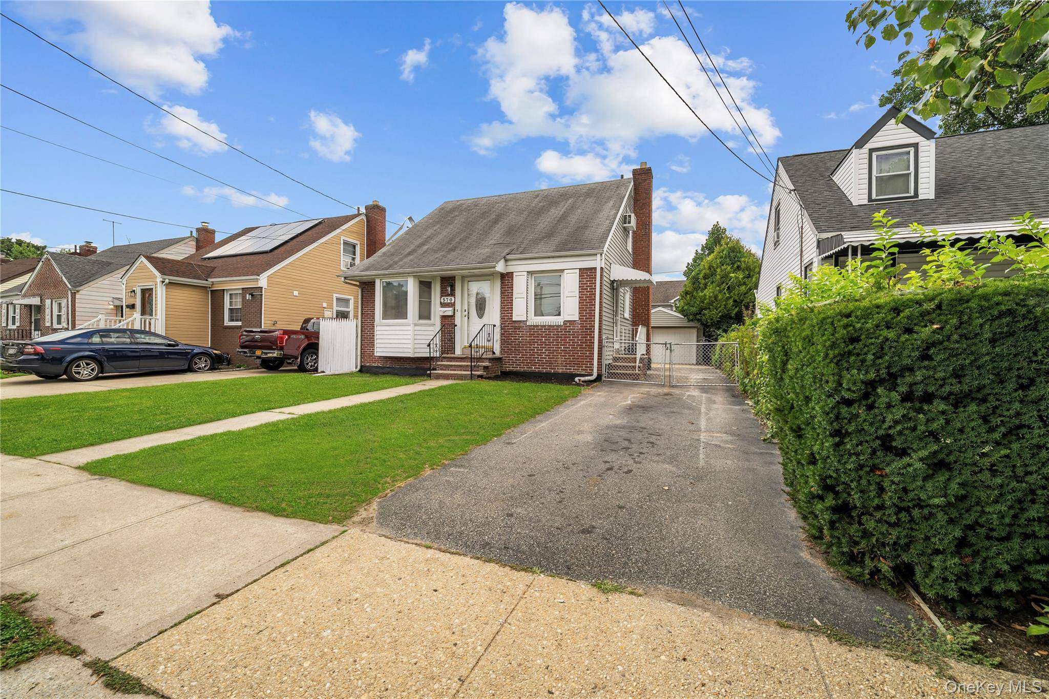 370 Locust AVE, Uniondale, NY 11553