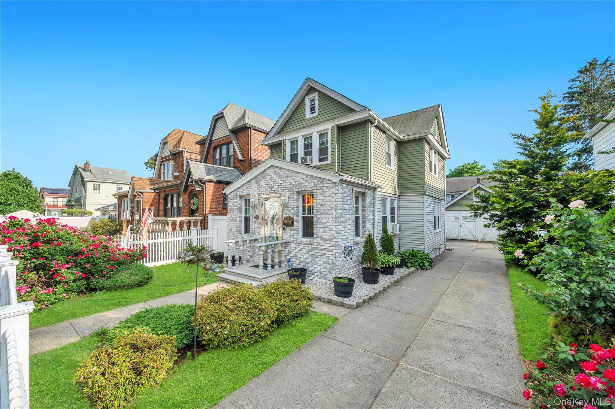 220-16 107th AVE, Queens Village, NY 11429