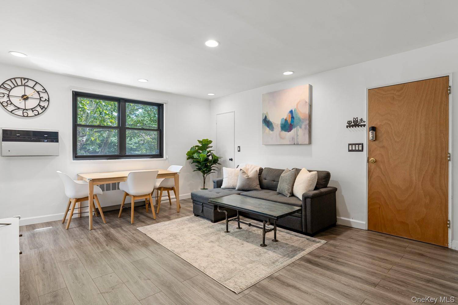 58 09 246th Crescent #upper unit, Douglaston, NY 11362
