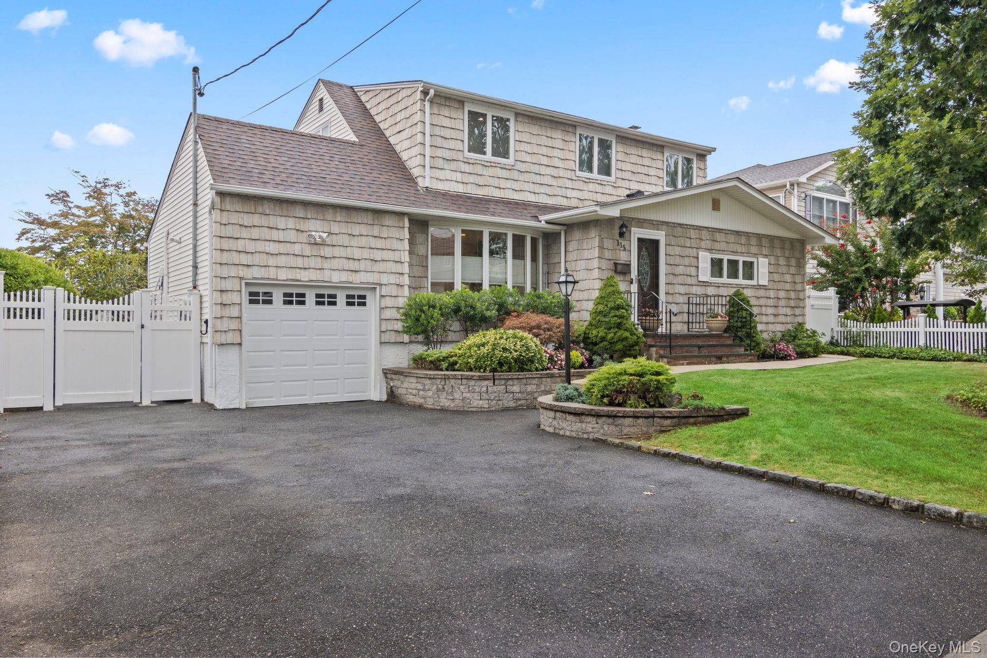 115 N John ST, Massapequa, NY 11758