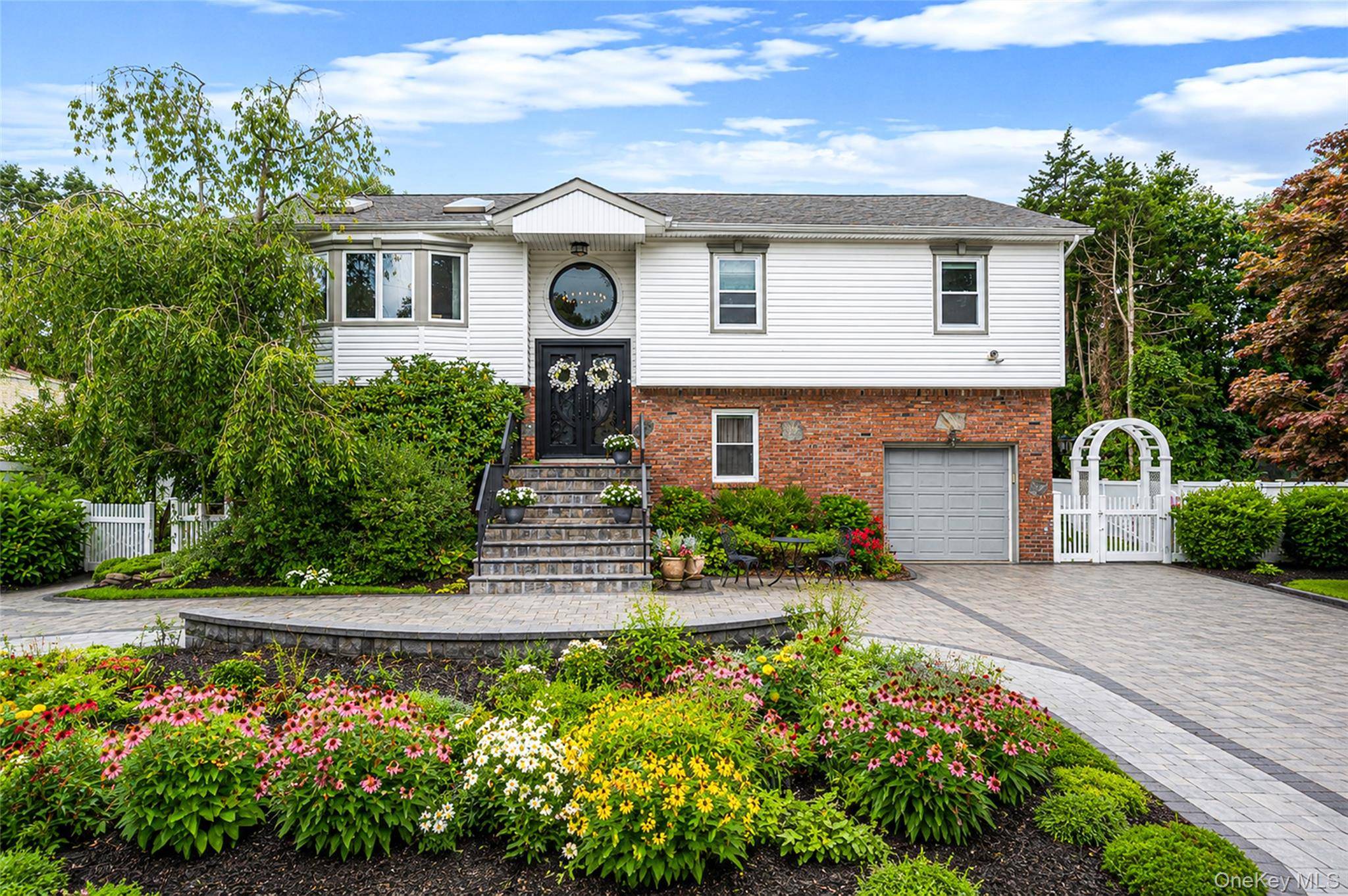 25 Kellogg PL, South Huntington, NY 11746