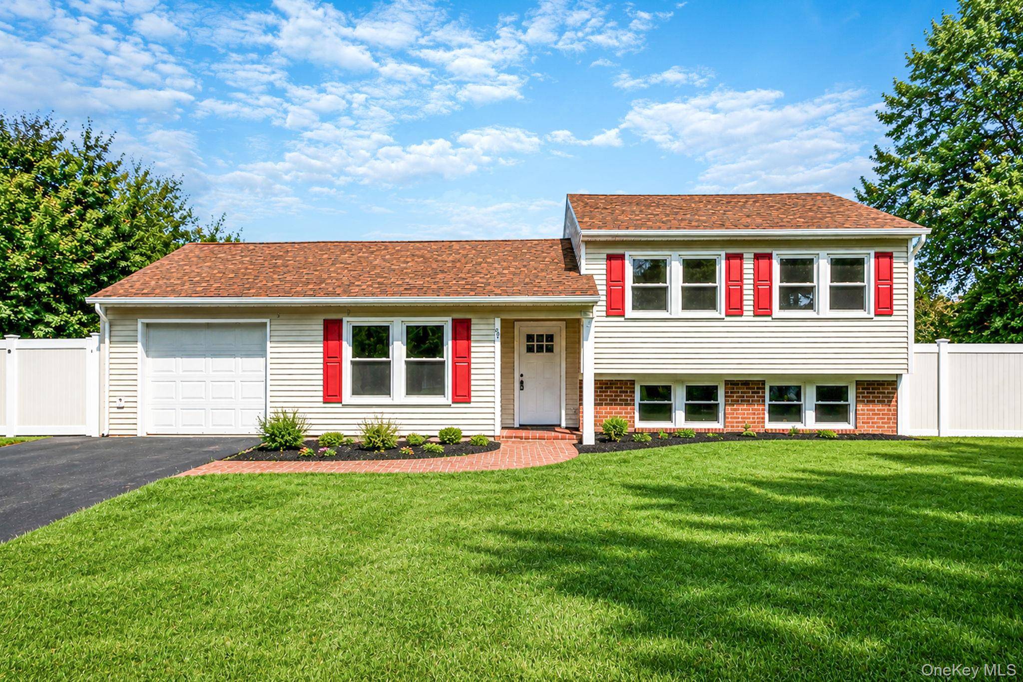 87 Sequoia DR, Coram, NY 11727
