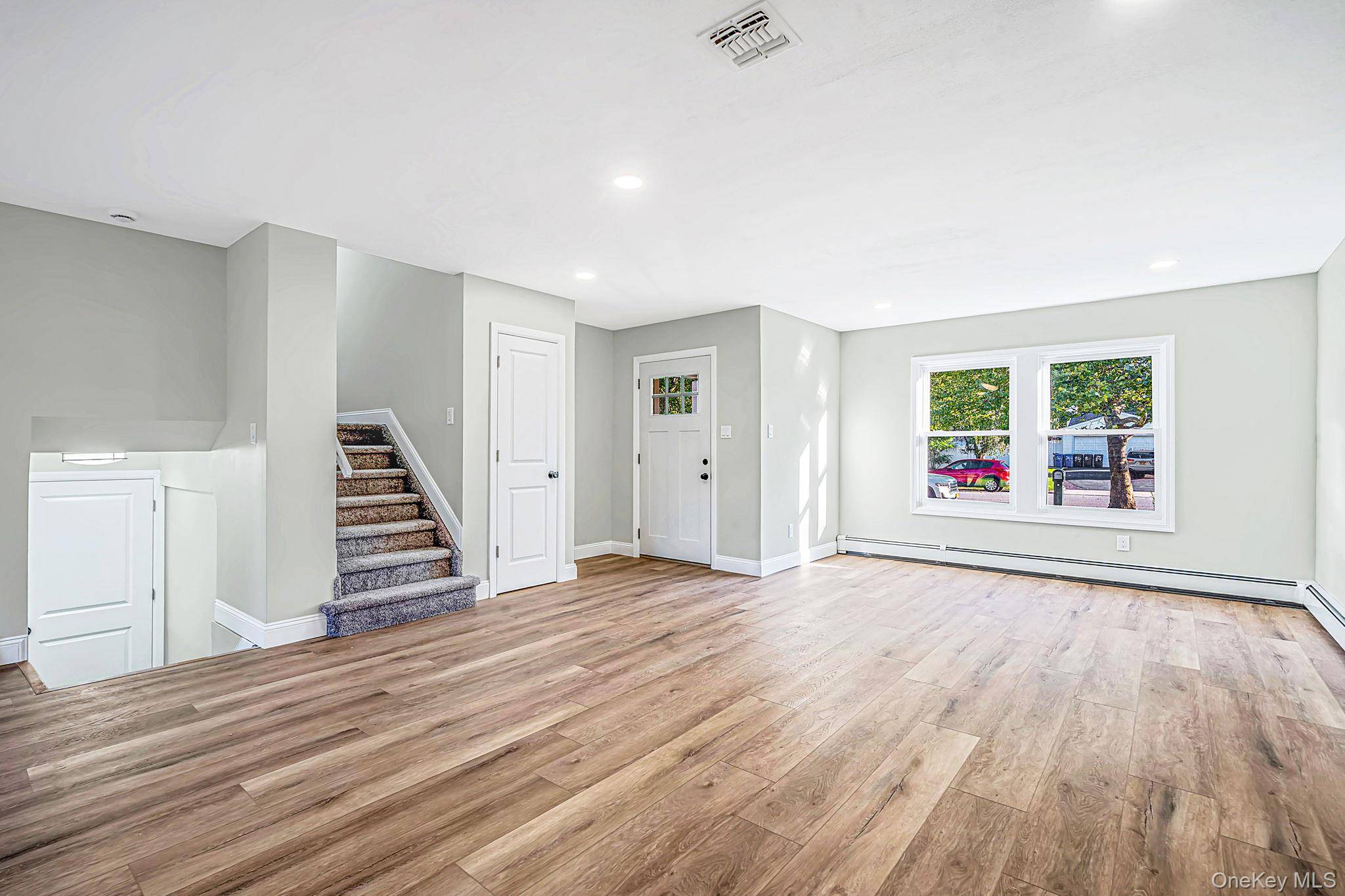 87 Sequoia DR, Coram, NY 11727