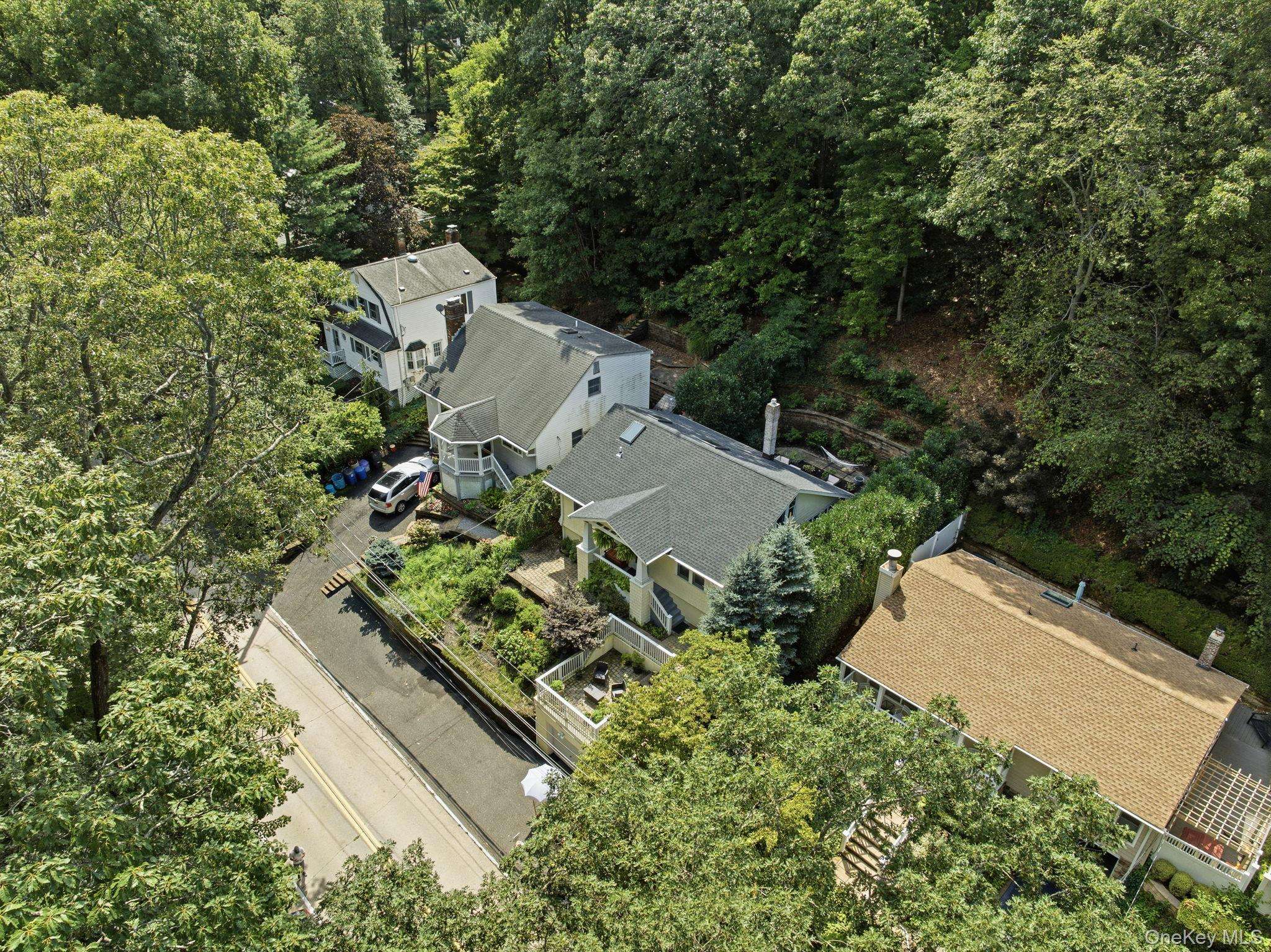 99 Norwood AVE, Northport, NY 11768