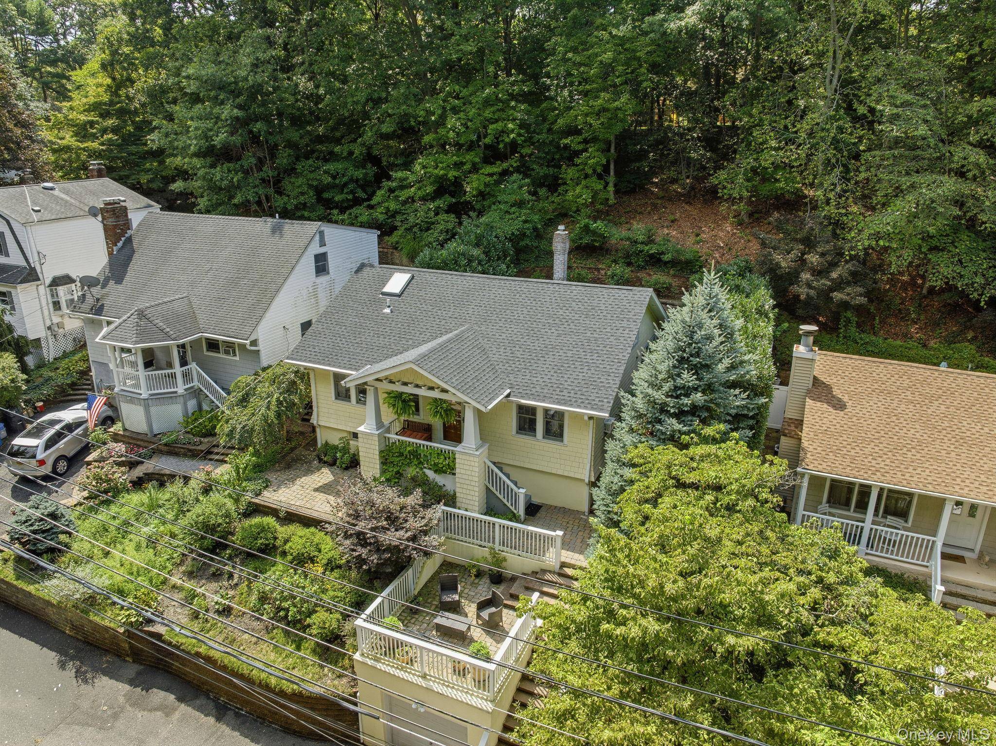 99 Norwood AVE, Northport, NY 11768