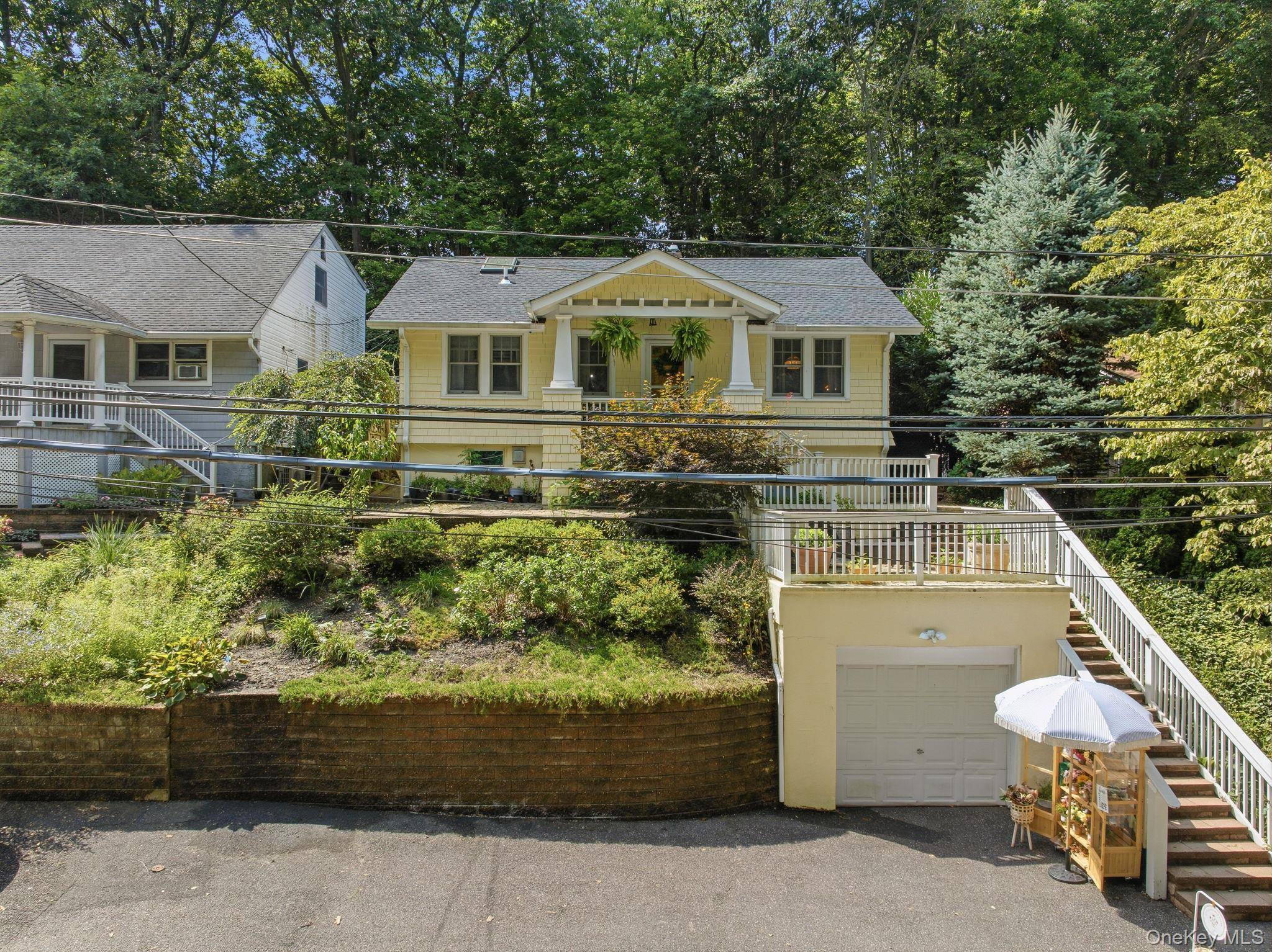 99 Norwood AVE, Northport, NY 11768