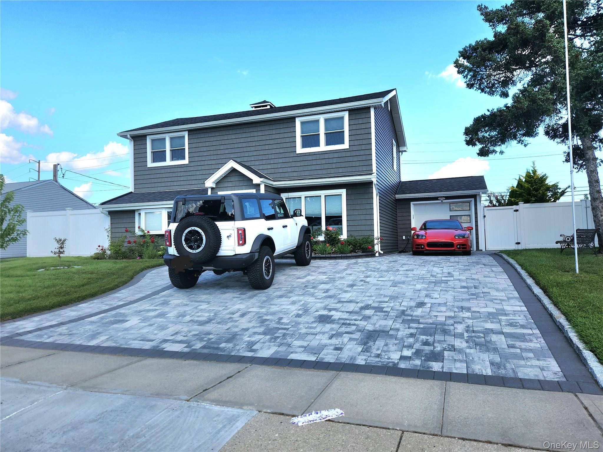 4185 Harriet RD, Bethpage, NY 11714