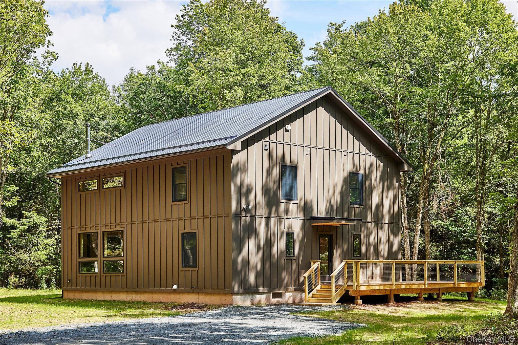 3 Brook DR, Narrowsburg, NY 12764