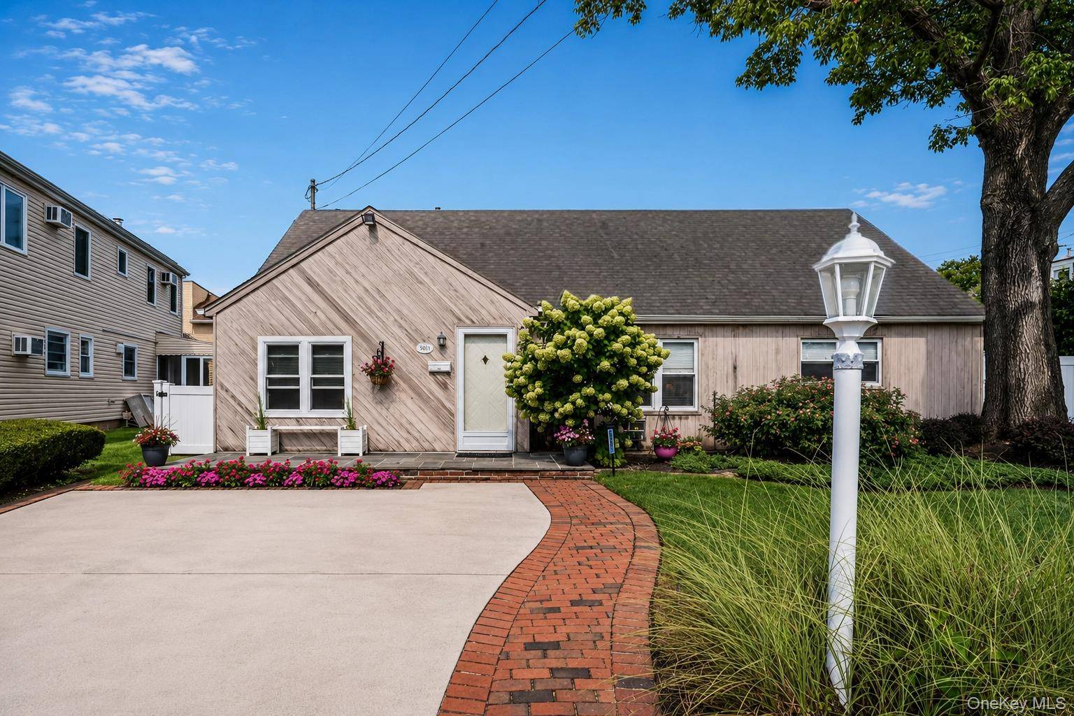 3001 Tinker DR, Oceanside, NY 11572