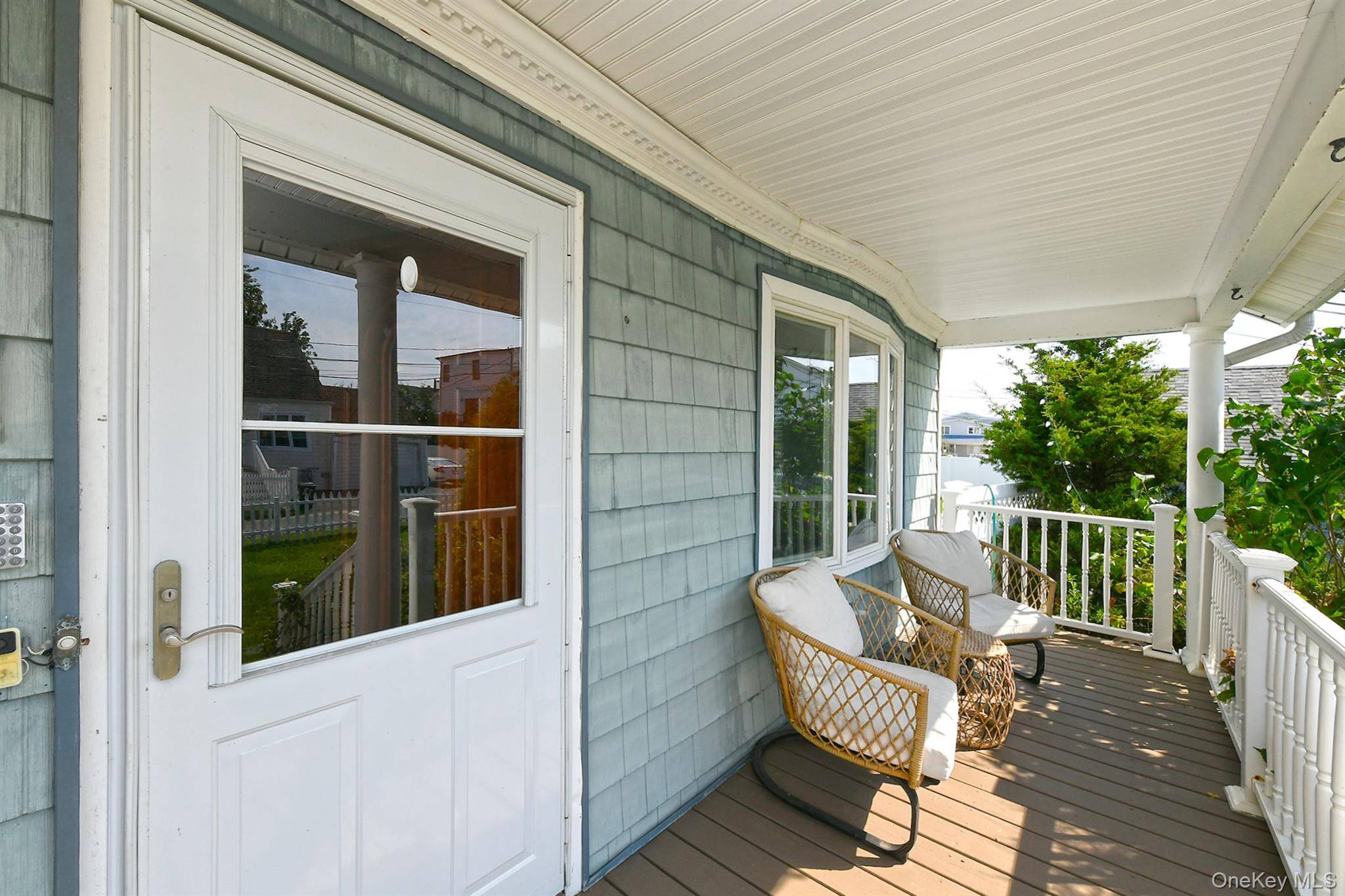 48 Lake ST, Lindenhurst, NY 11757