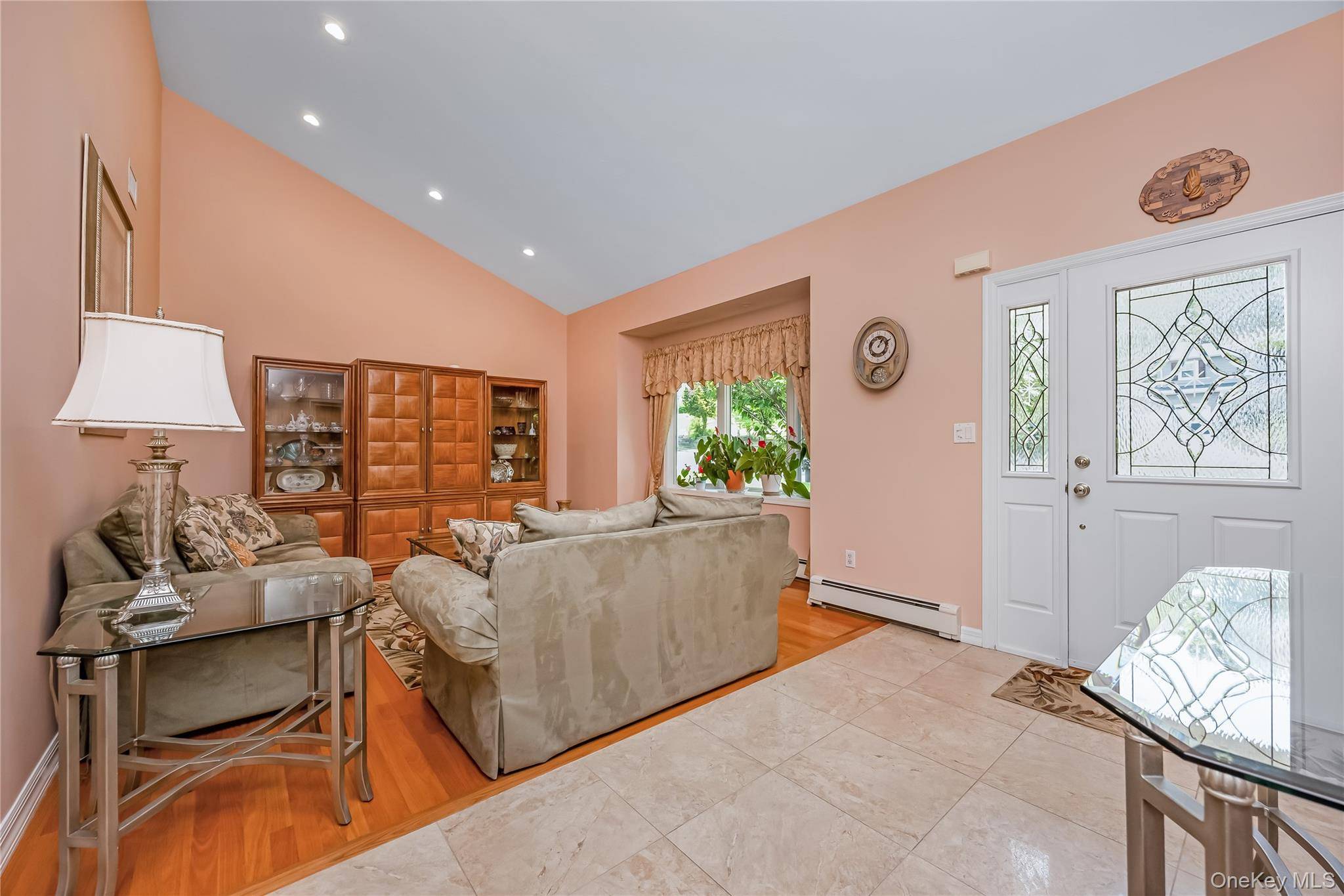 353 Thrift ST, Ronkonkoma, NY 11779
