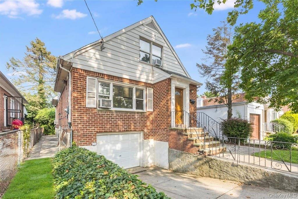 80-15A 168th ST, Flushing, NY 11432