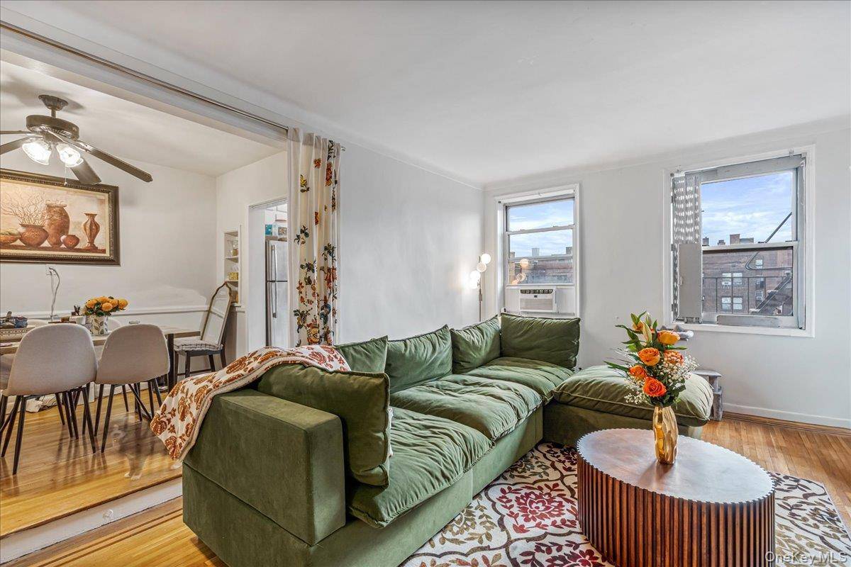 65-74 Saunders ST #6J, Rego Park, NY 11374