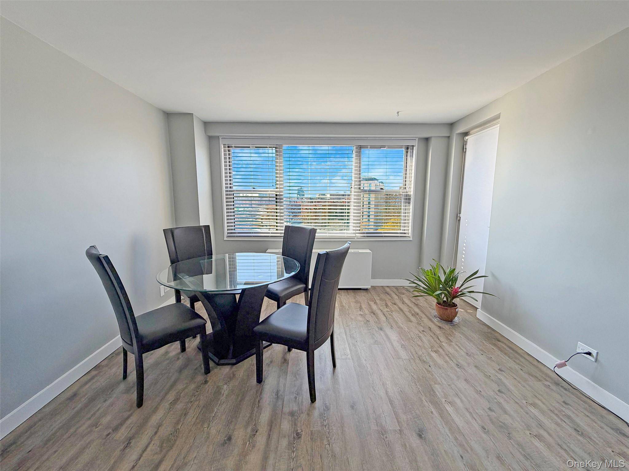 61-20 Grand Central Pkwy #A1008, Forest Hills, NY 11375