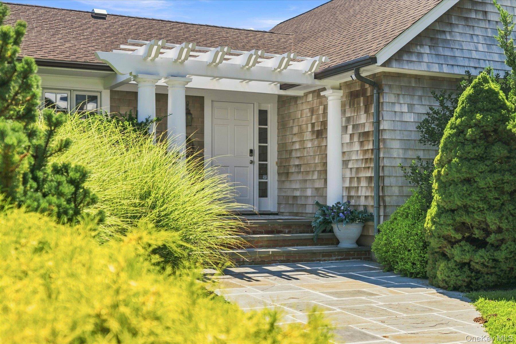 920 Cedar Point DR, Southold, NY 11971