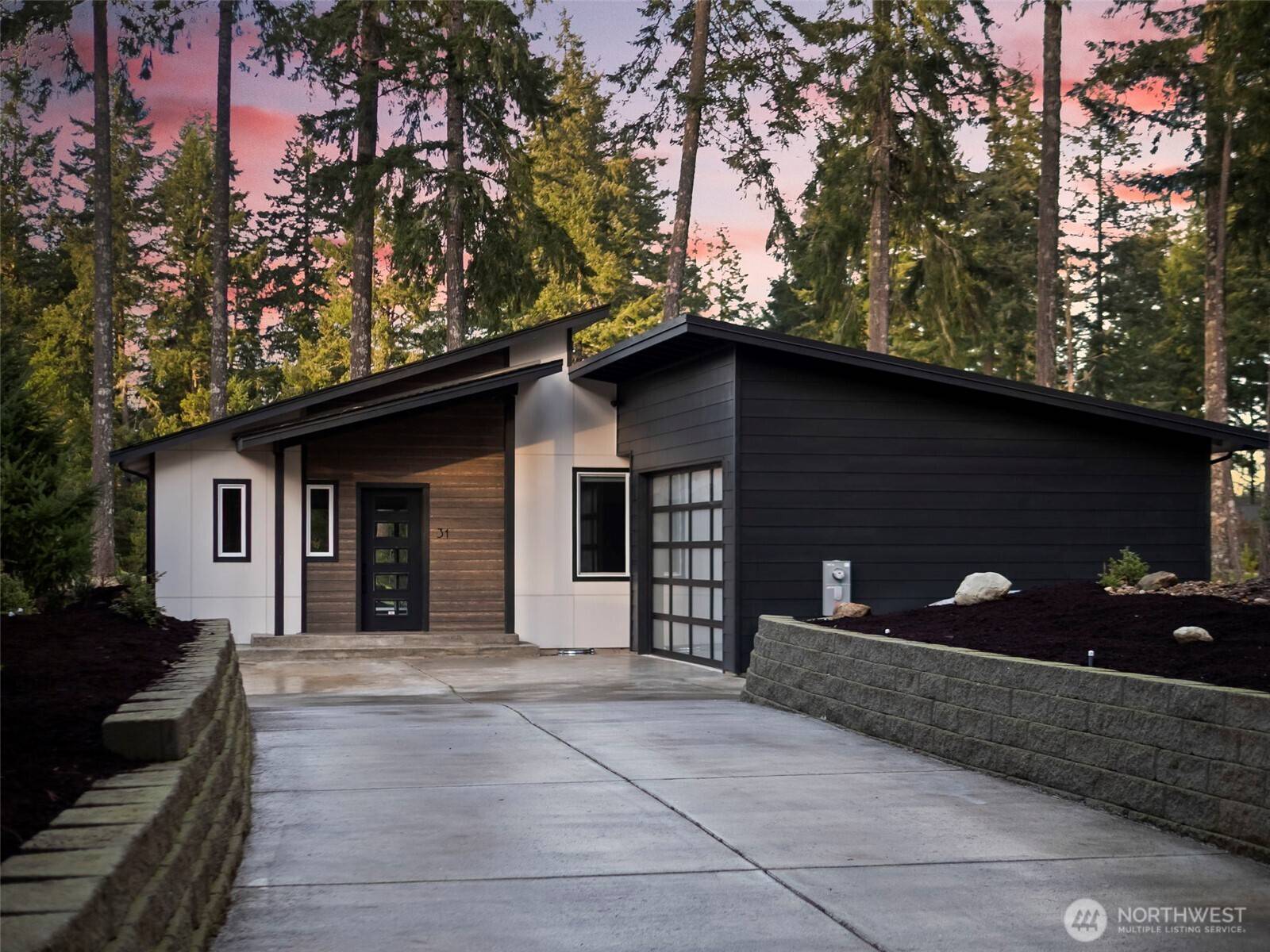31 E Westwood LN E, Union, WA 98592