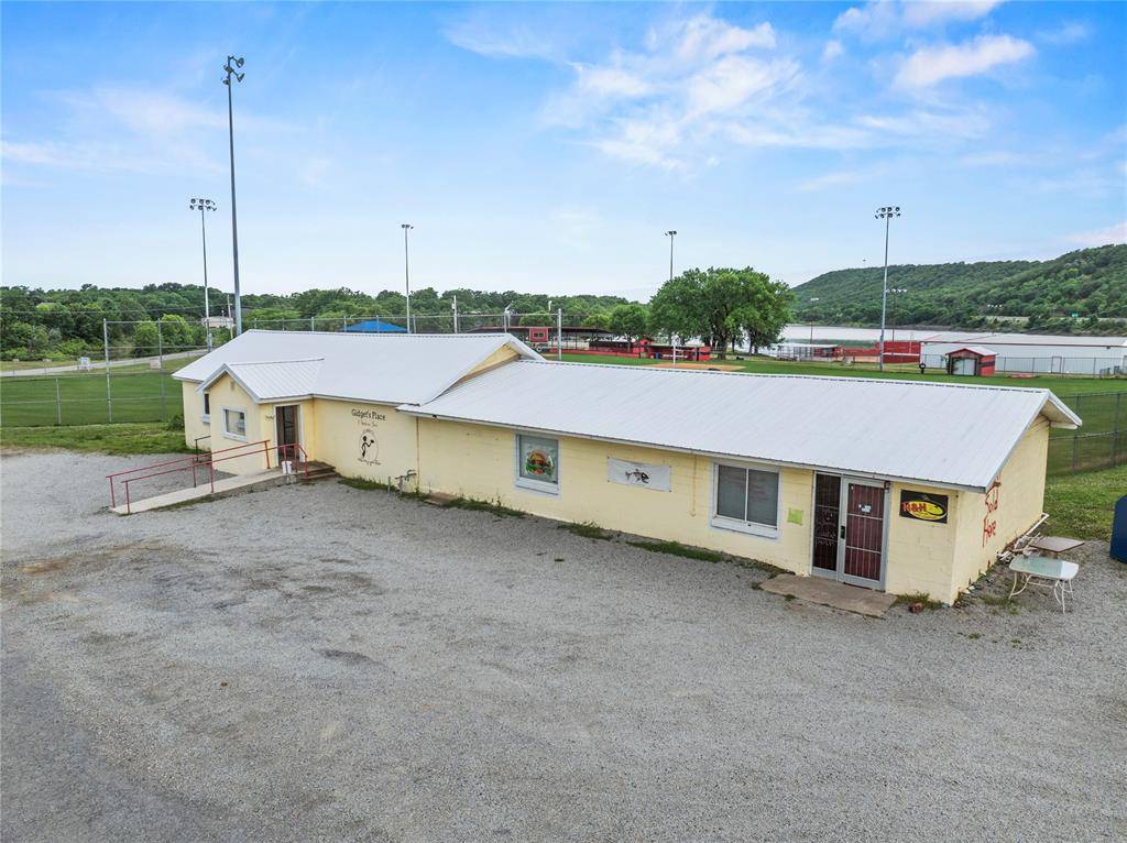 6 N B AVE, Crowder, OK 74430
