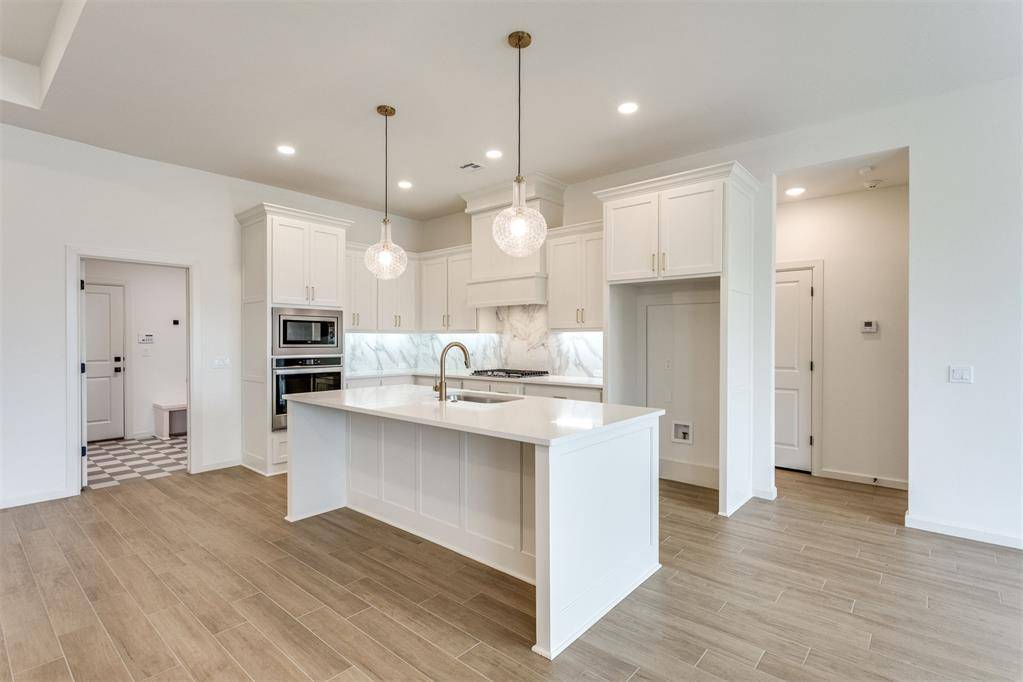 2405 Crystal Creek DR, Yukon, OK 73099