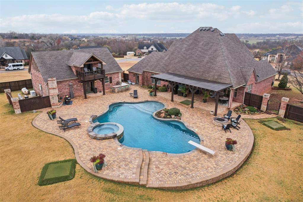 1414 High Ridge DR, Blanchard, OK 73010