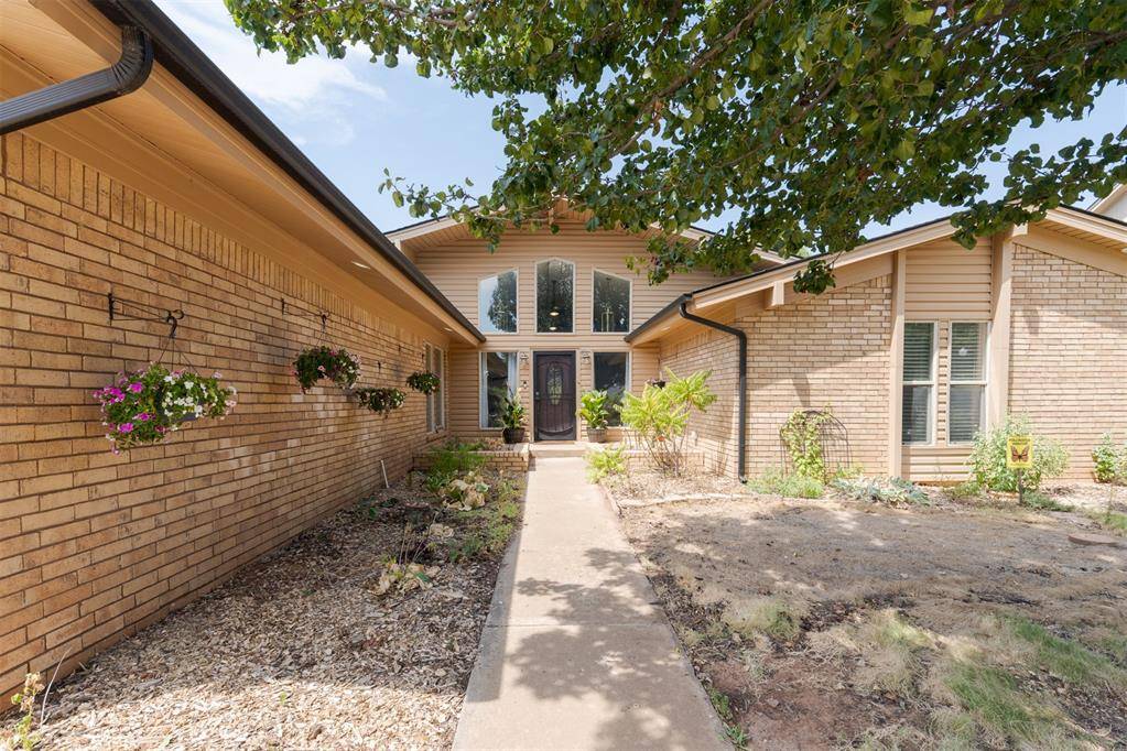 6701 Newman DR, Oklahoma City, OK 73162