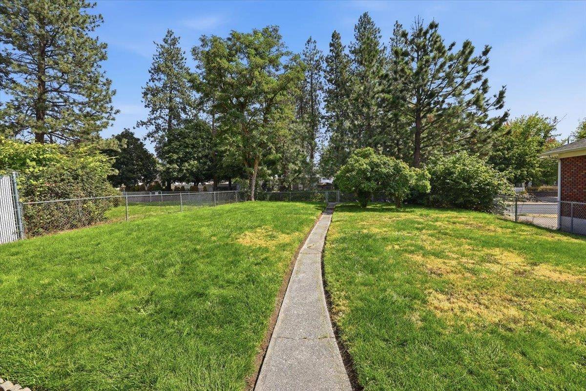 4917 N Maple St, Spokane, WA 99205