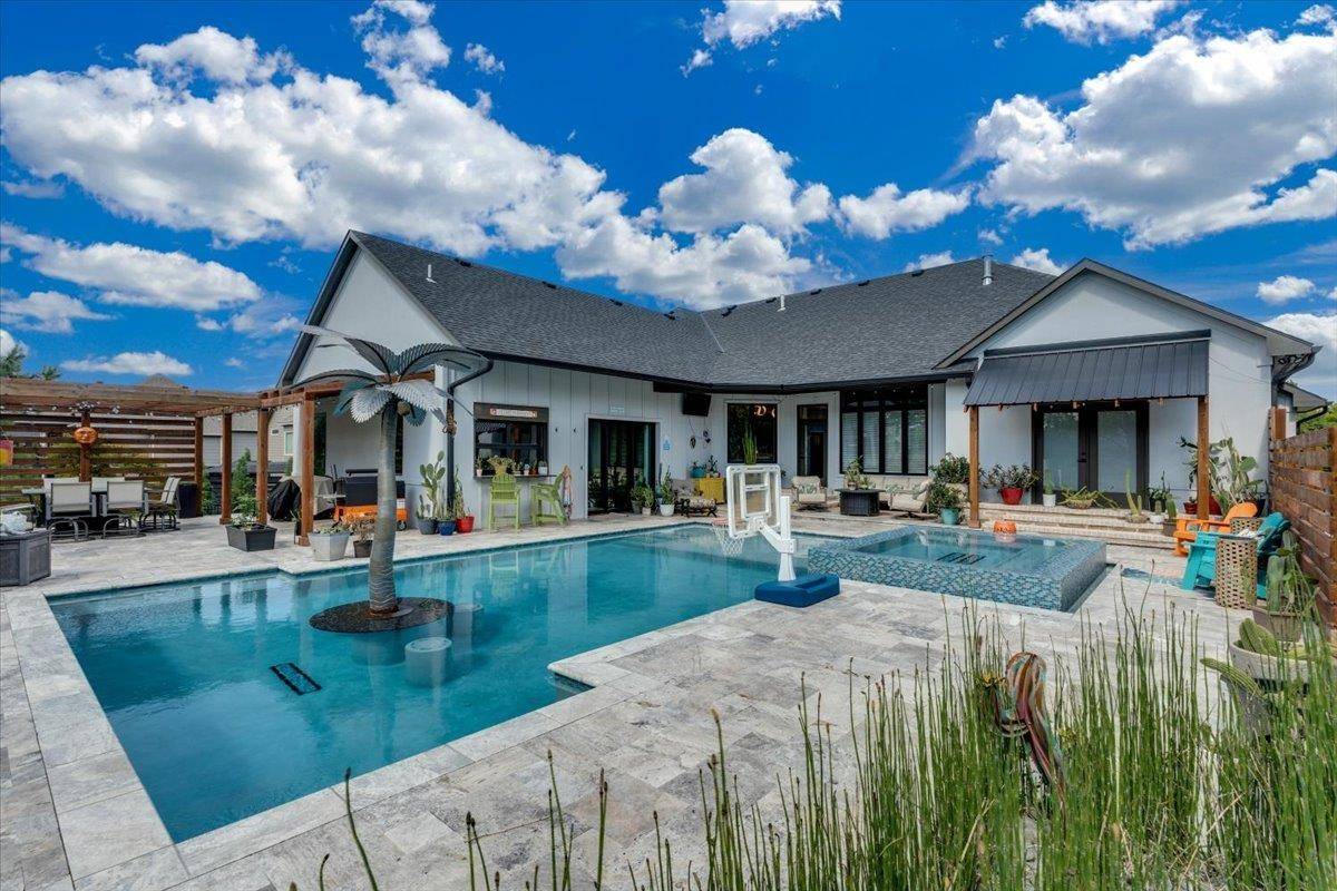 4015 N Fiddlers Cove, Maize, KS 67101