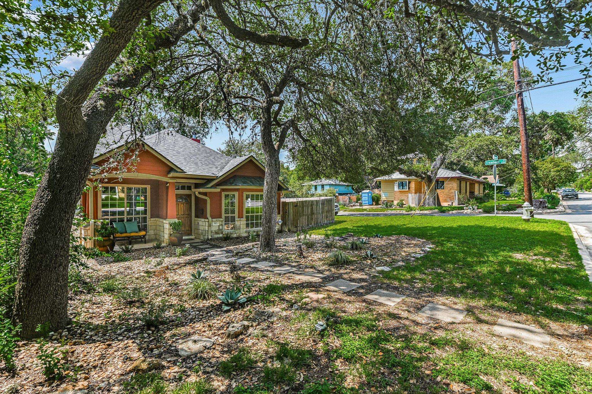 915 Garner Ave, Austin, TX 78704