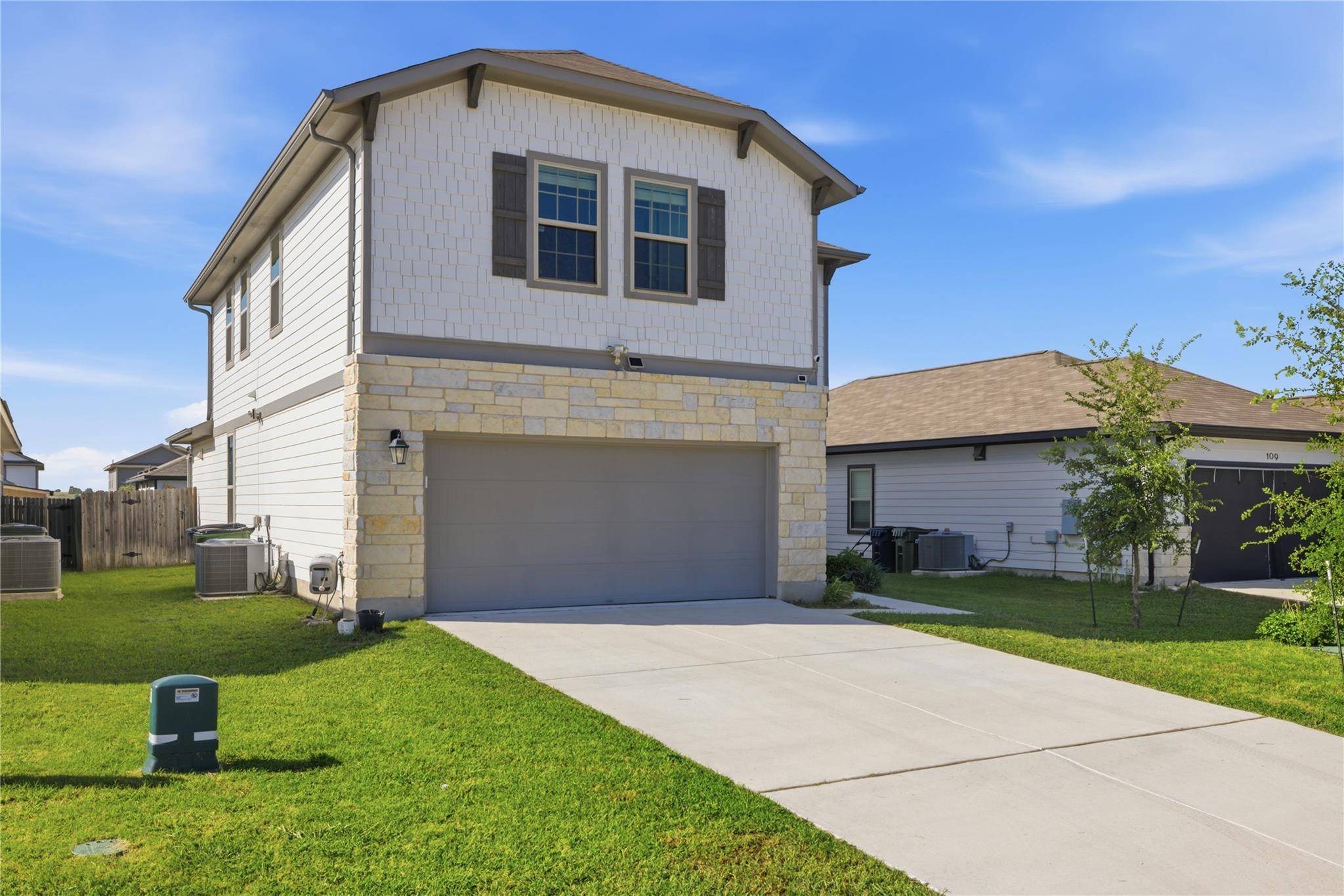 105 Quiet Man DR, Jarrell, TX 76537