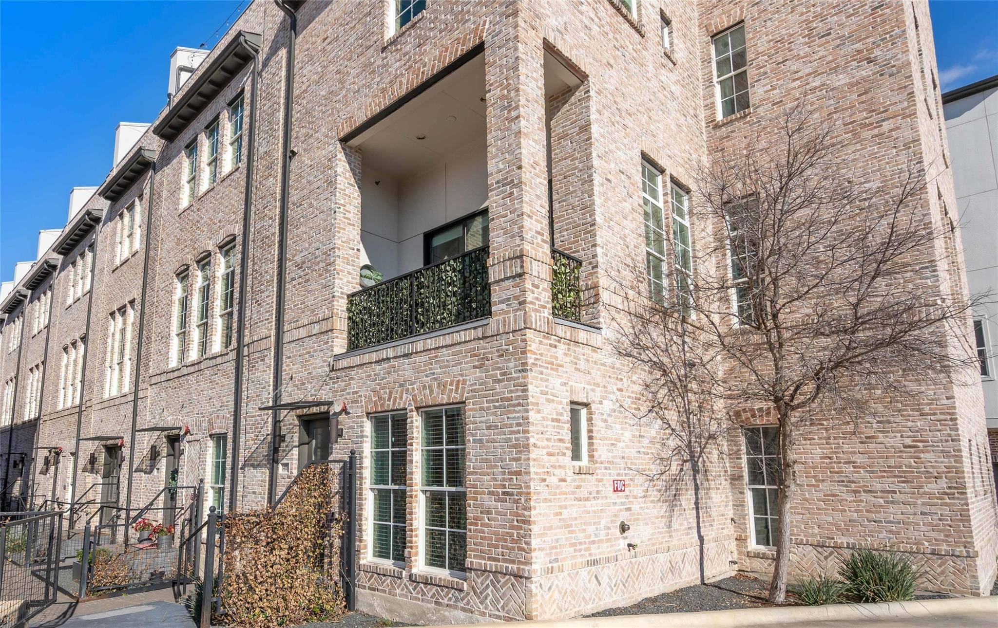 1411 Town Creek DR #4, Austin, TX 78741